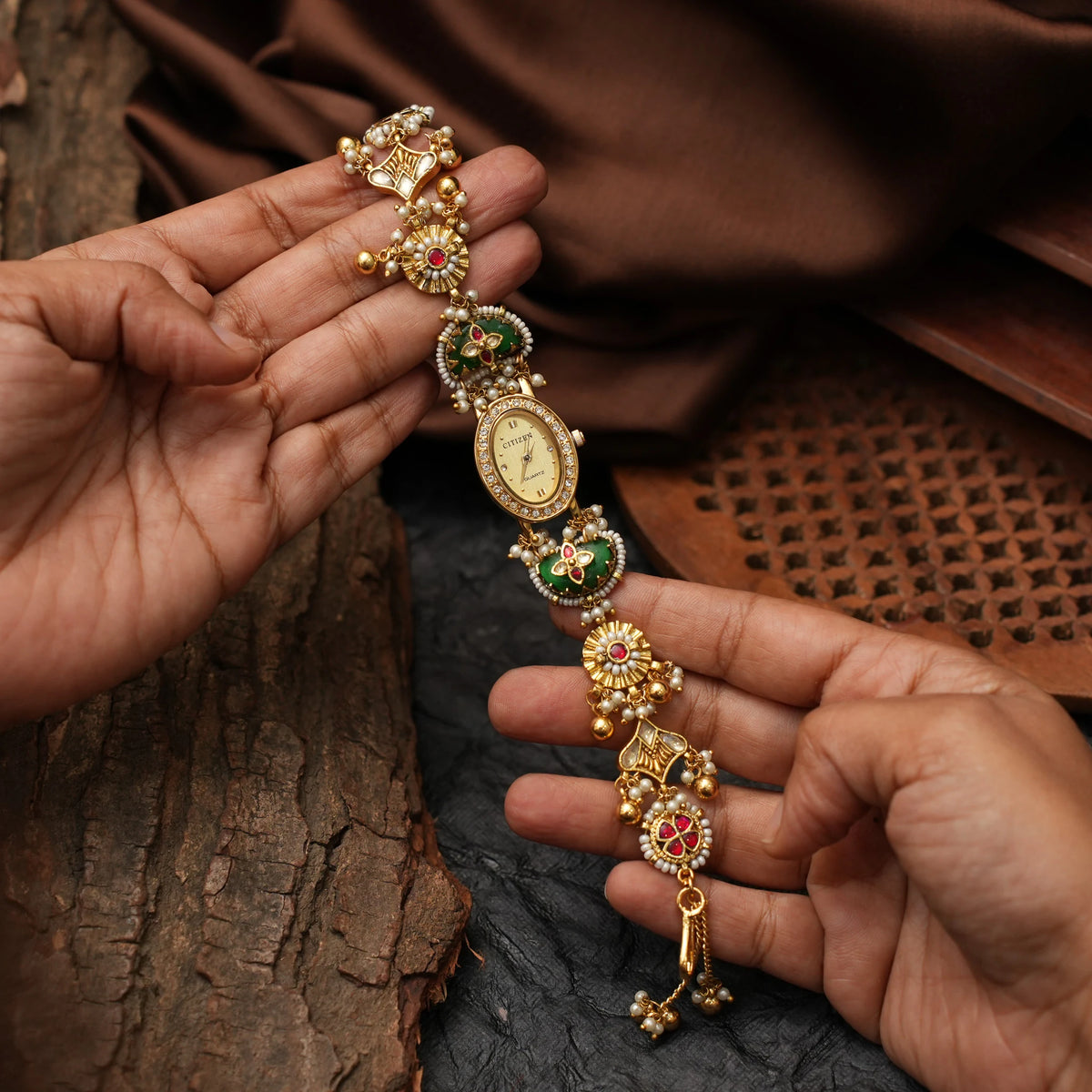 Riyaana Polki Watch