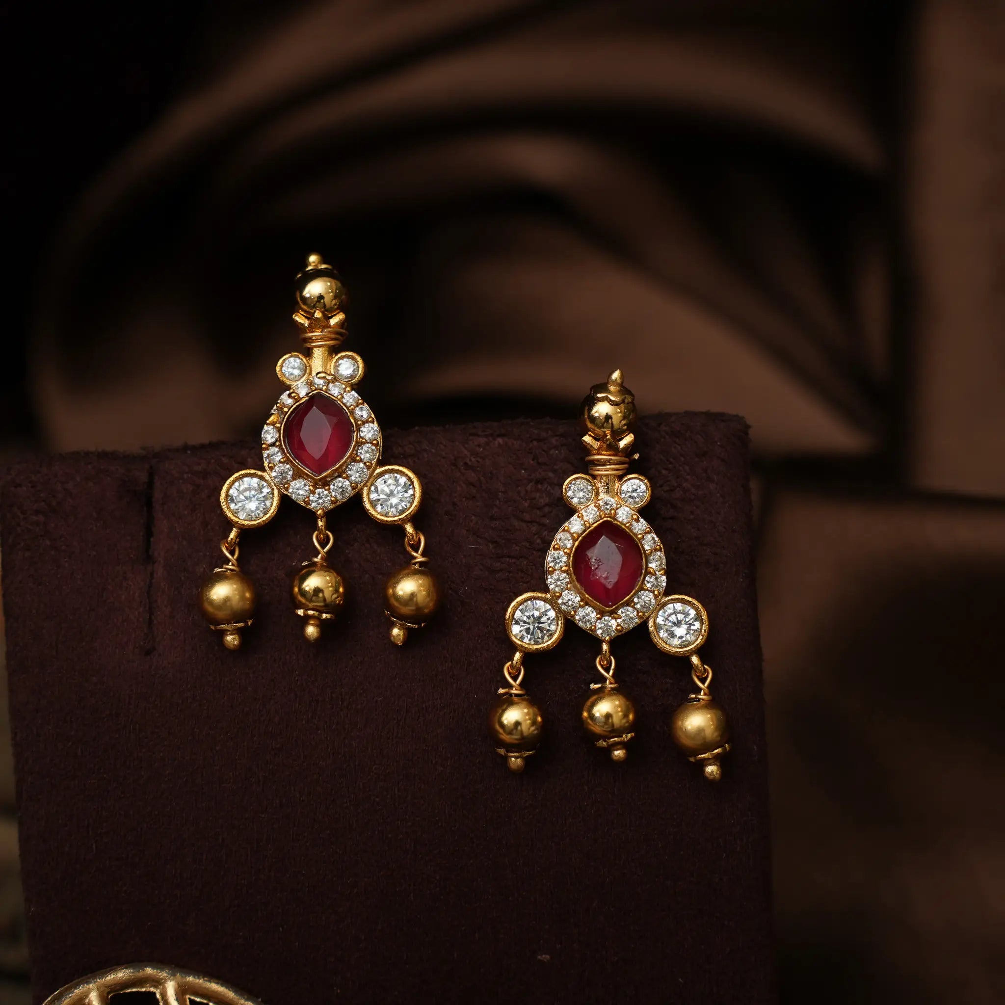 Ryan Antique Ear Stud - Red