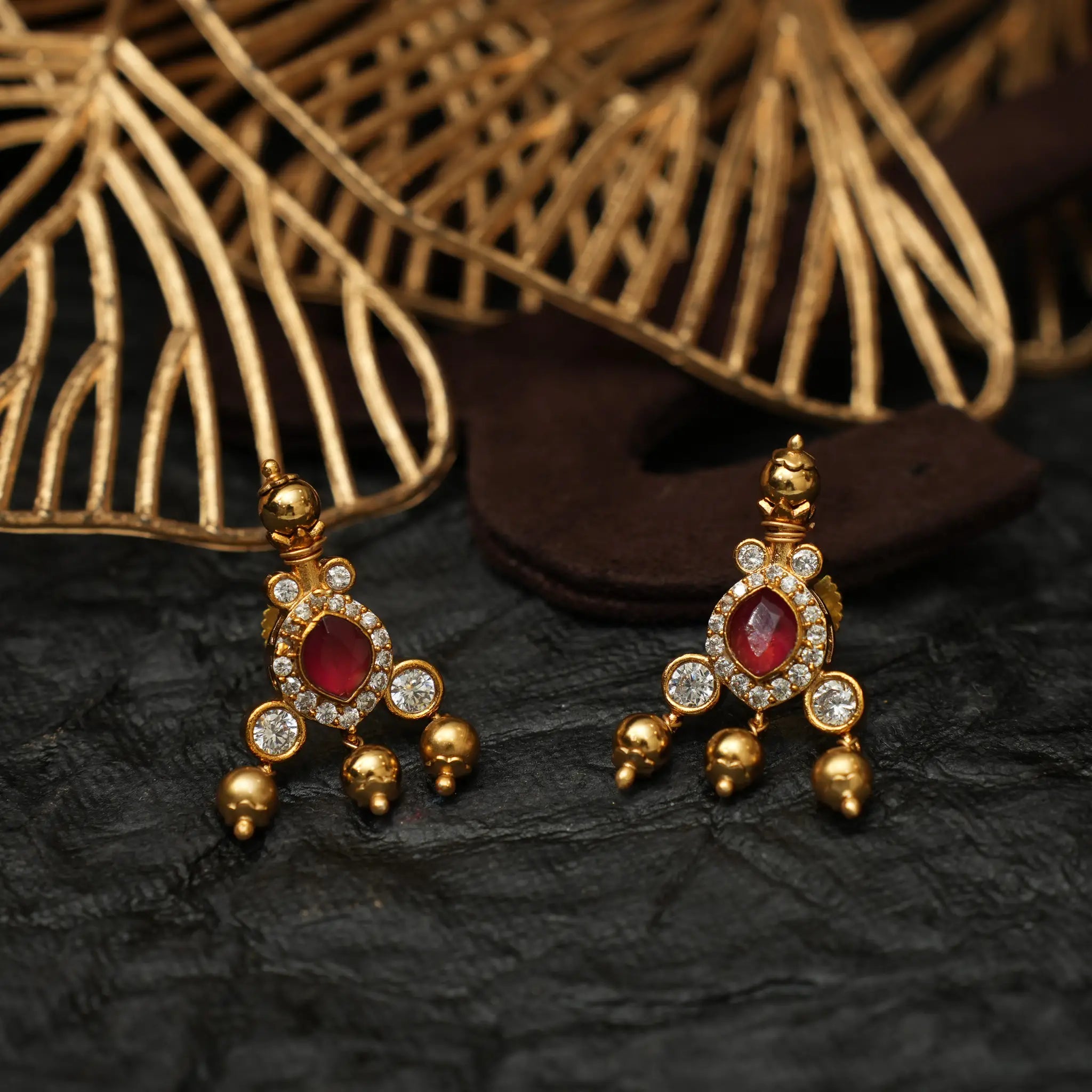 Ryan Antique Ear Stud - Red