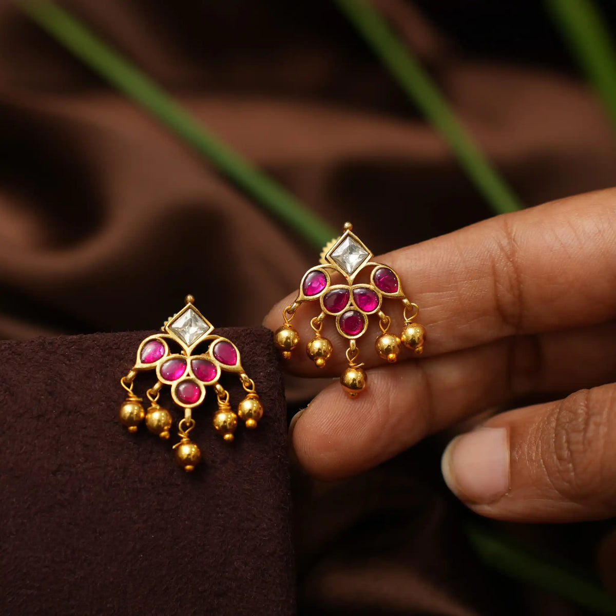 Sirisha Antique Ear Stud - Red & White