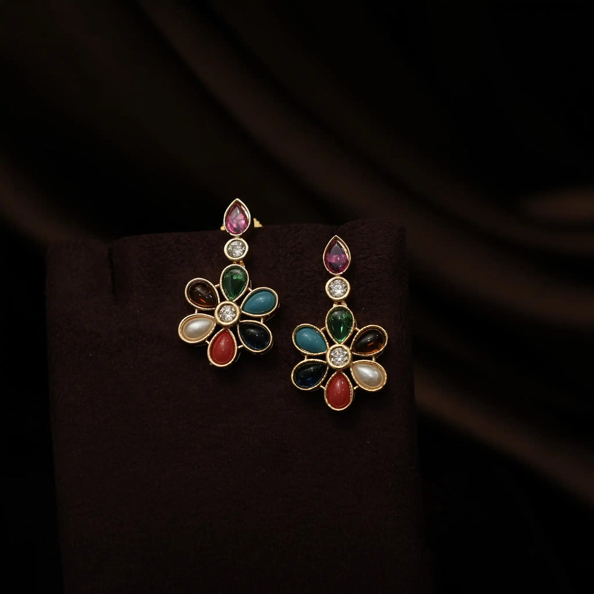 Anika Navaratna Antique Necklace