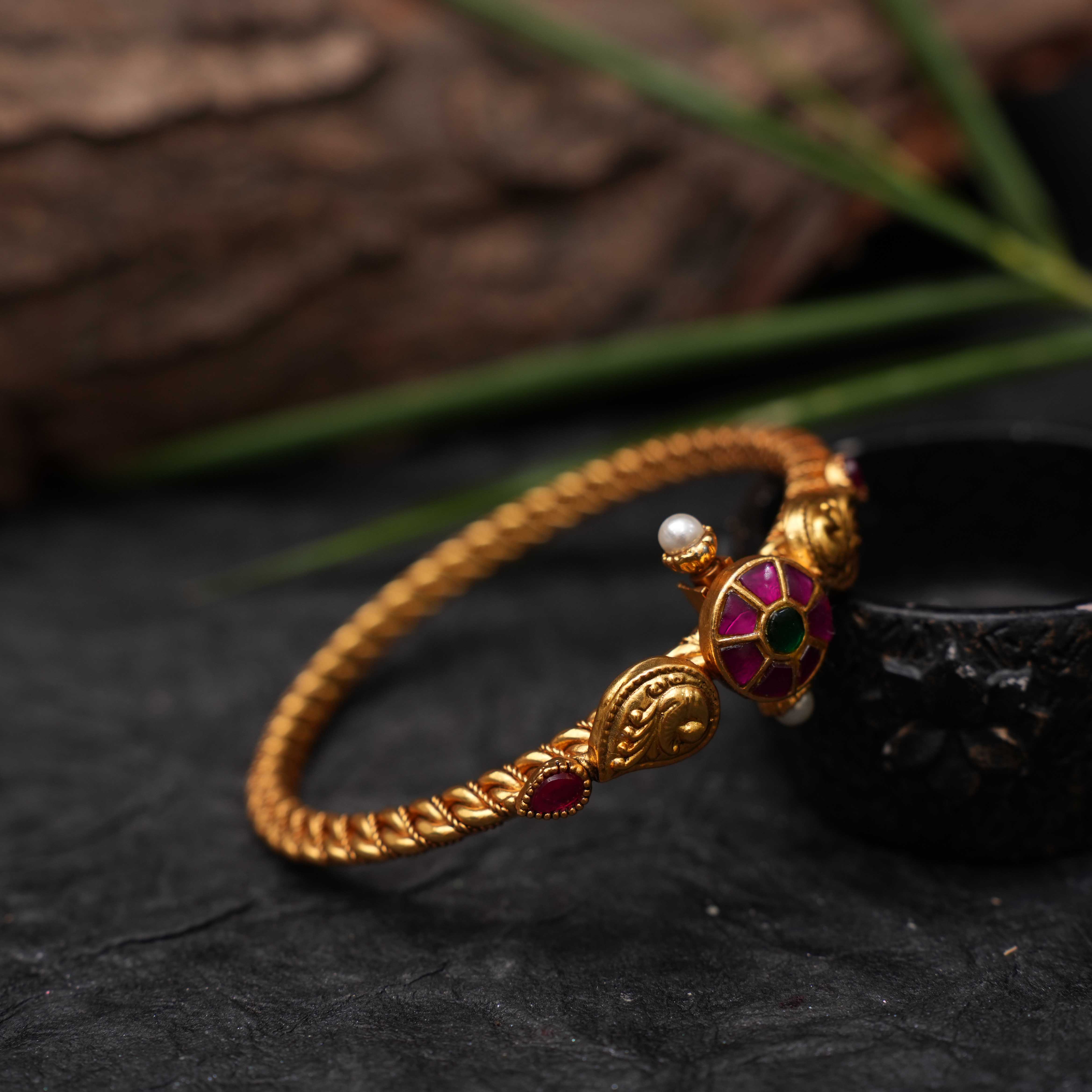 Mia Antique Kada Bangle