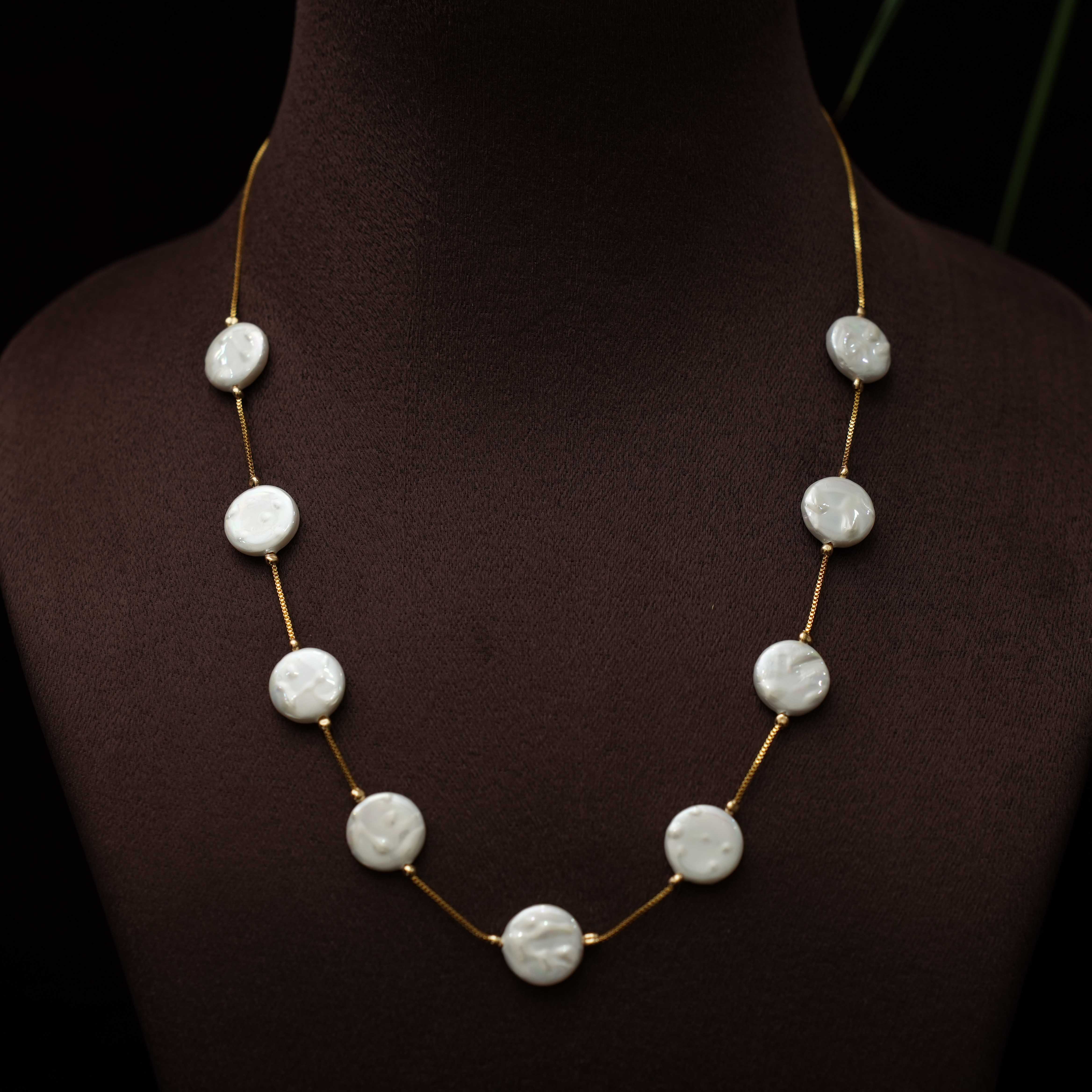 Tiwania Minimalist Pearl Necklace