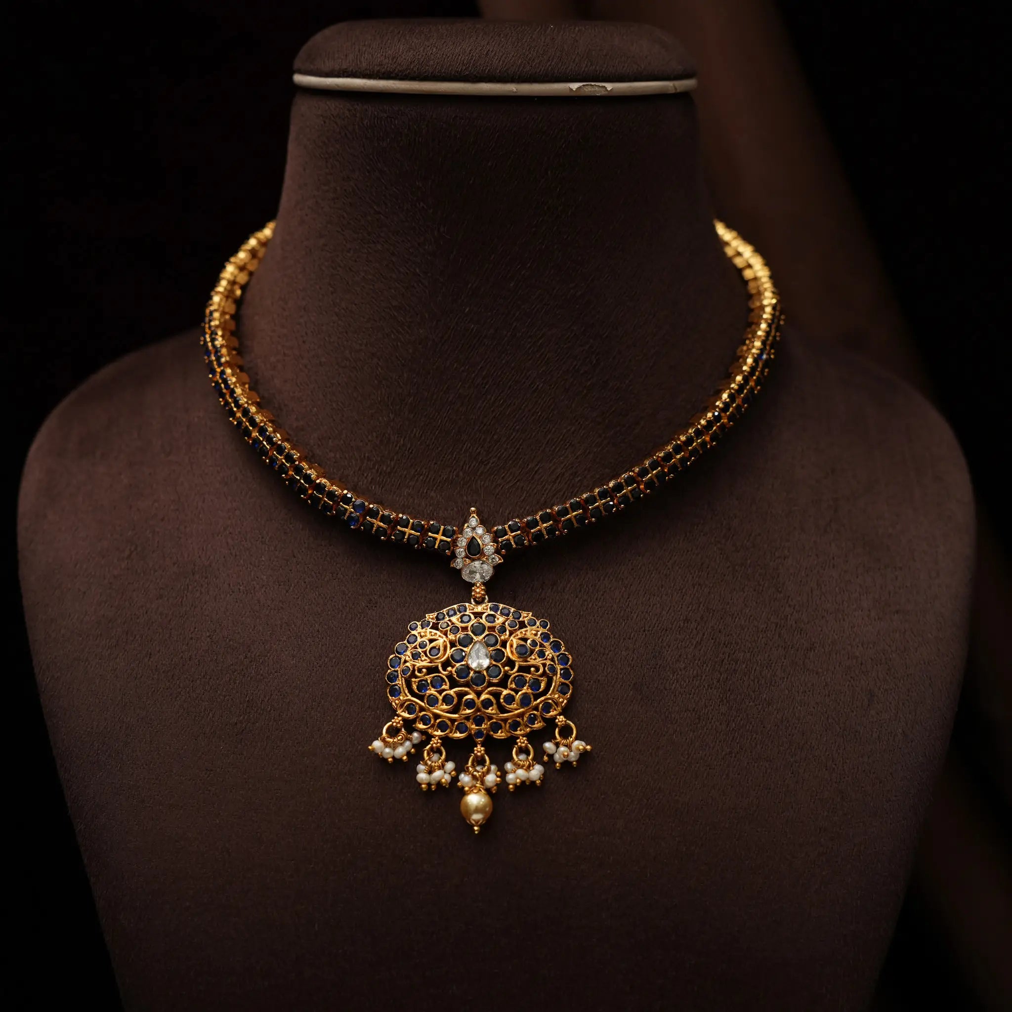 Saadhika Silver Attigai Necklace