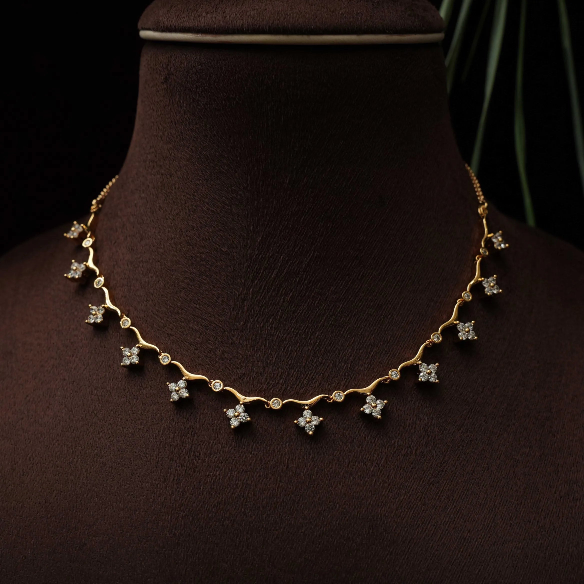 Saisa Zircon Necklace