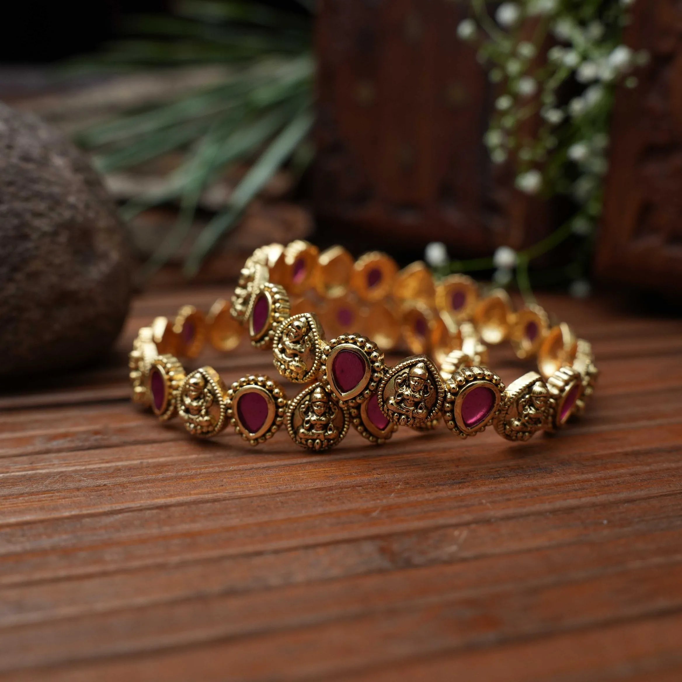 Sanika Antique Bangle - Red