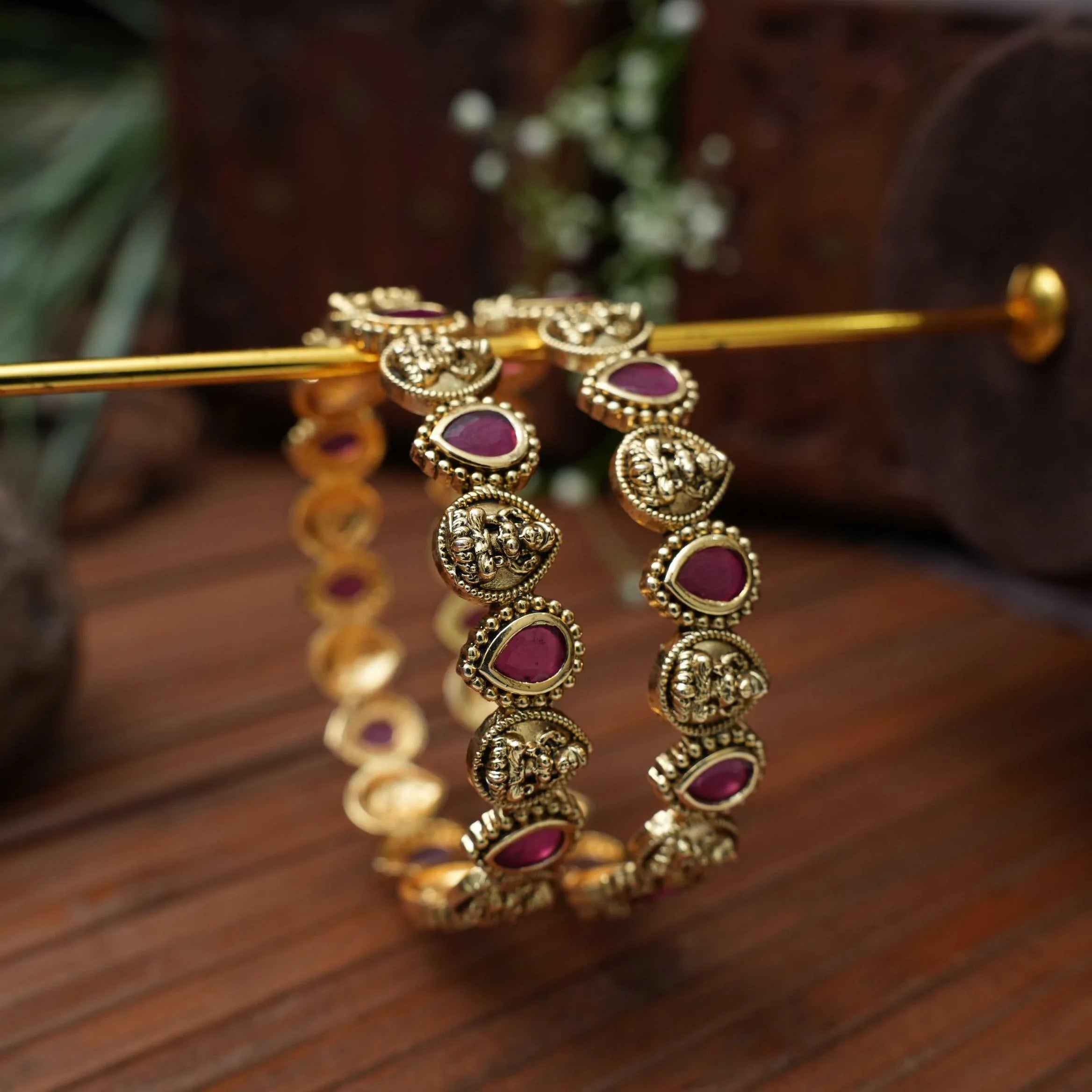 Sanika Antique Bangle - Red