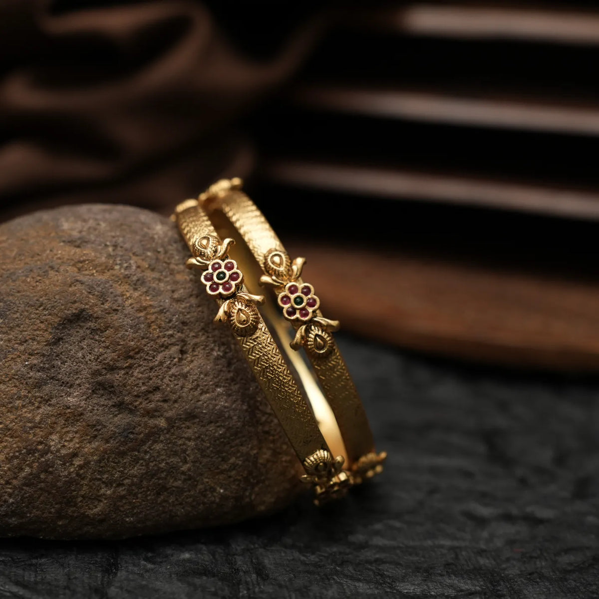 Sanvira Antique Bangles