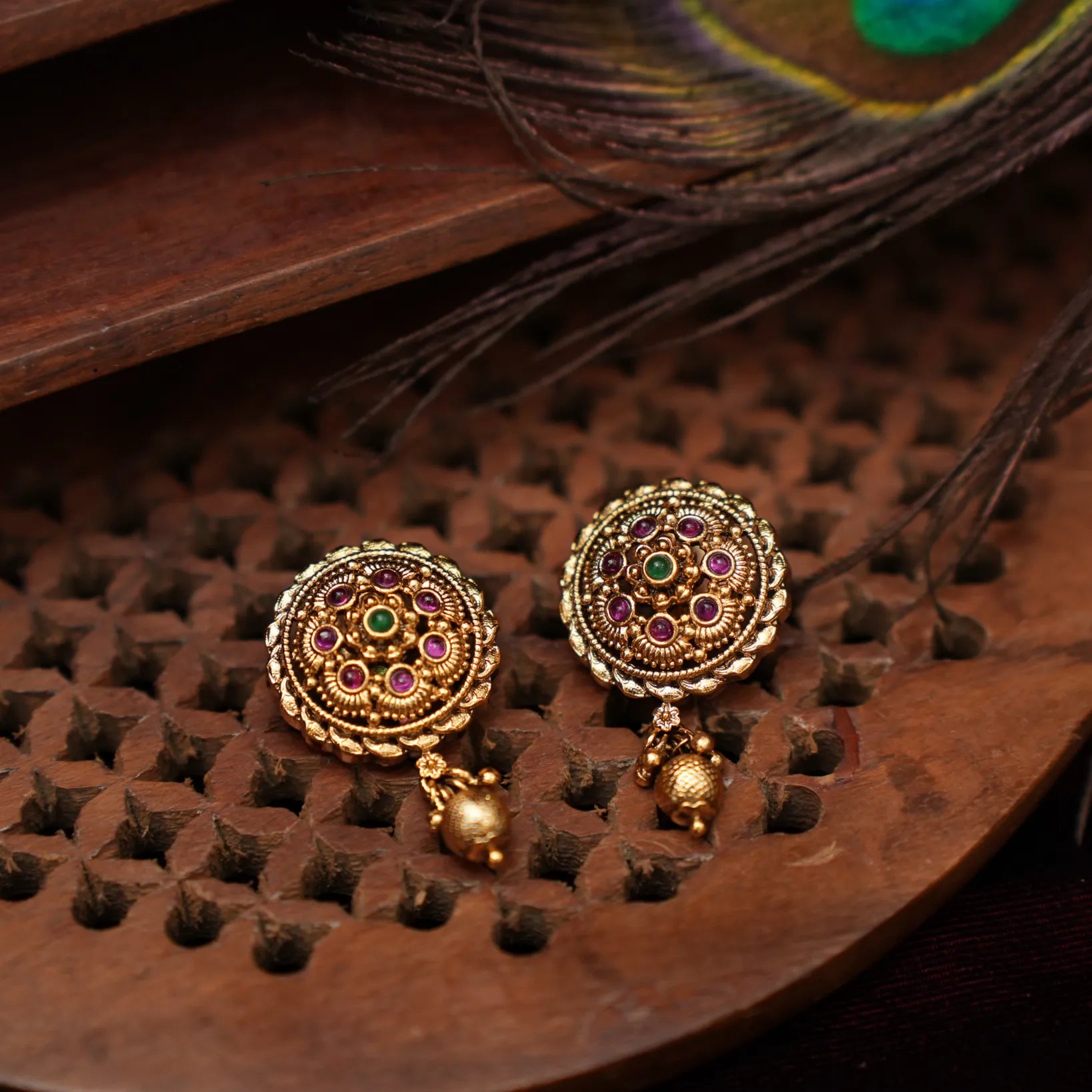 Savitri Antique Ear Stud - Red & Green