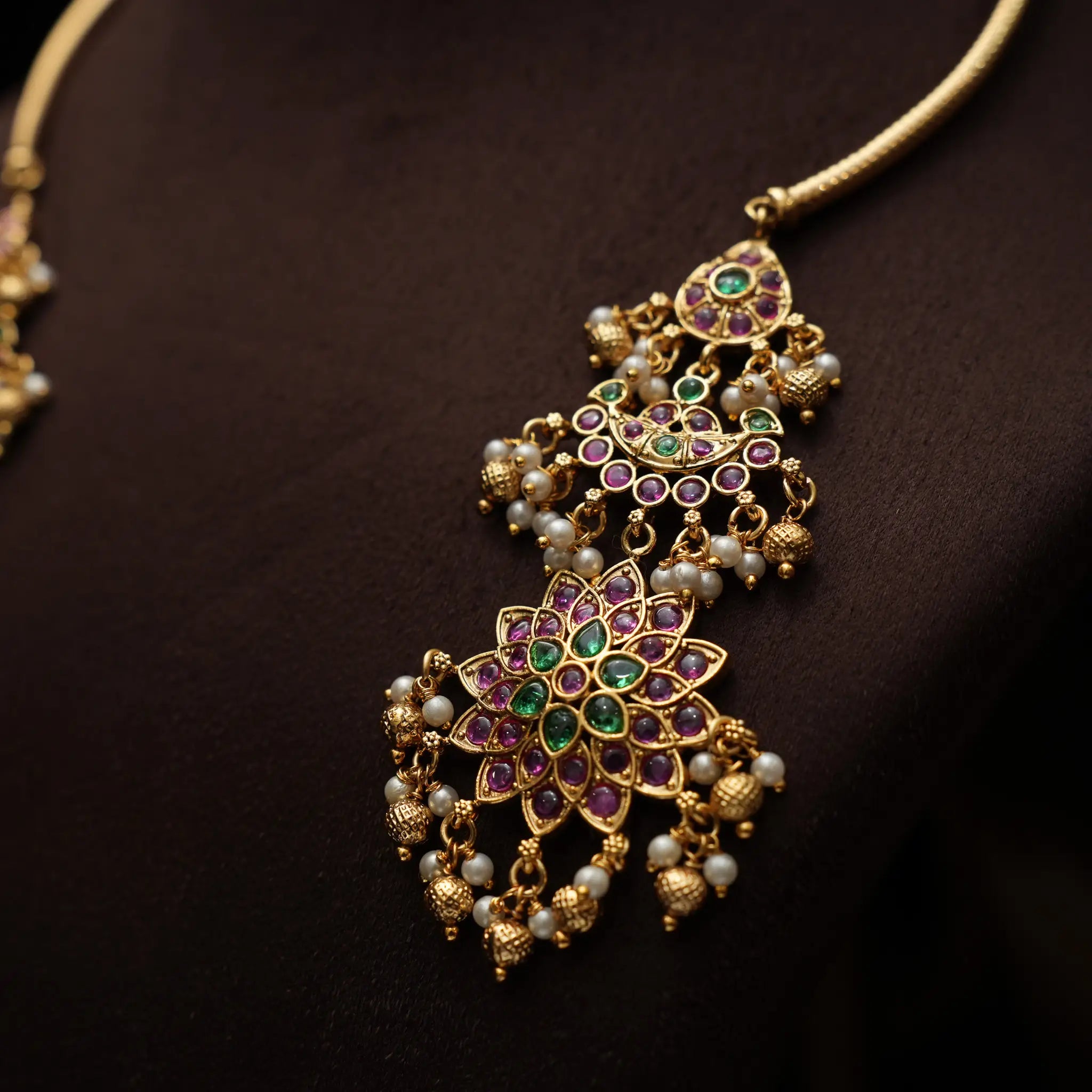 Sharanya Asymmetrical Hasli Necklace
