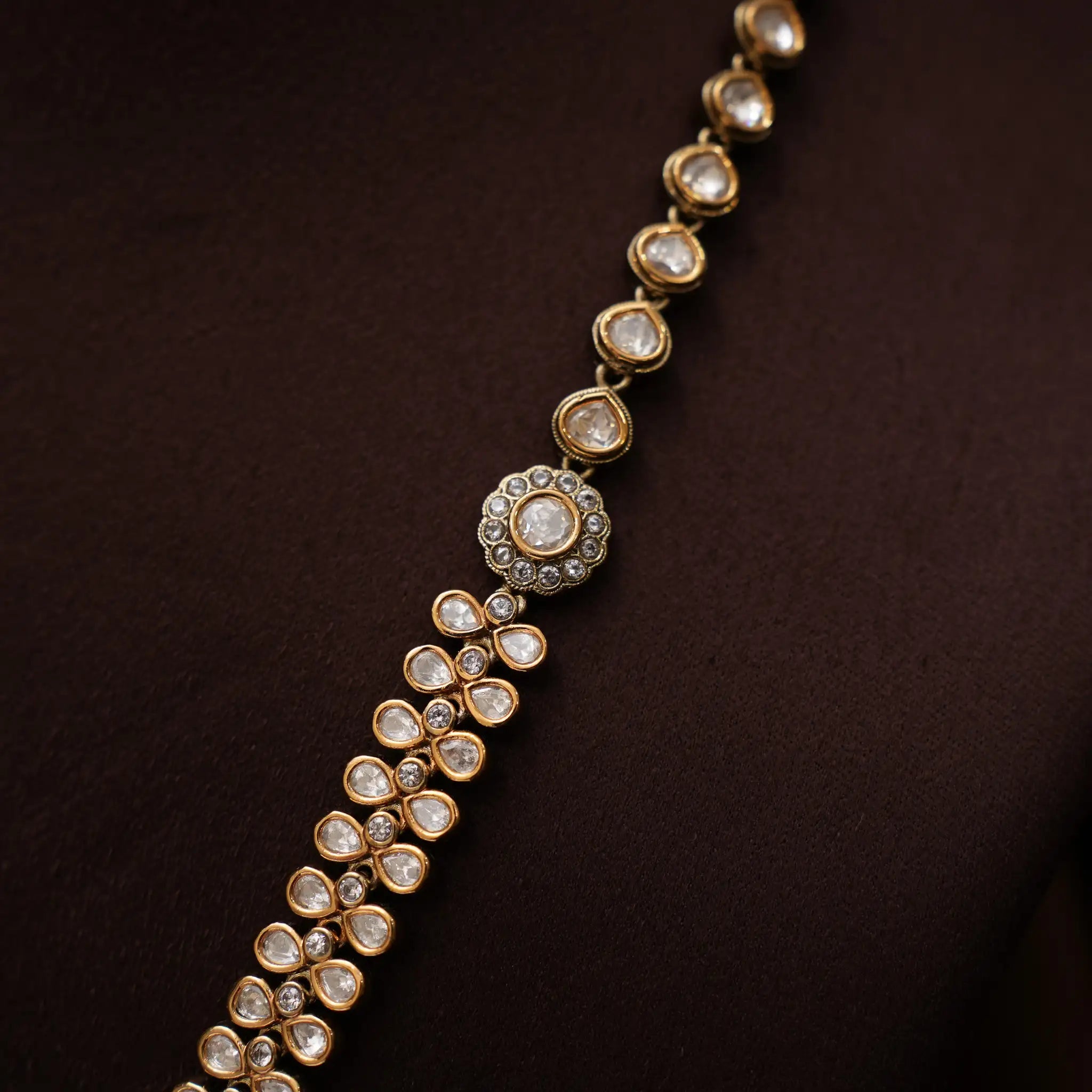 Sharanya Victorian Necklace - White