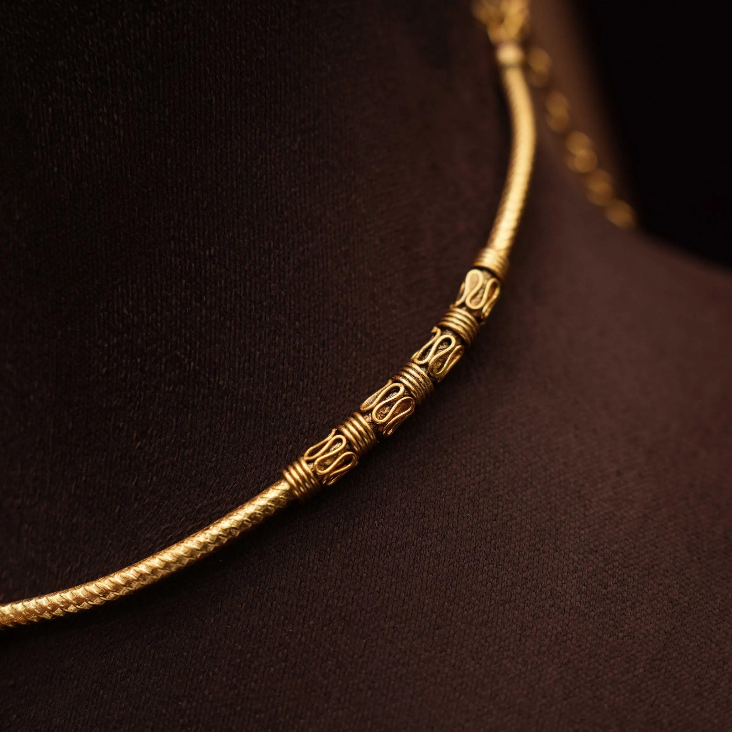 Swara Antique Hasli Necklace - Red
