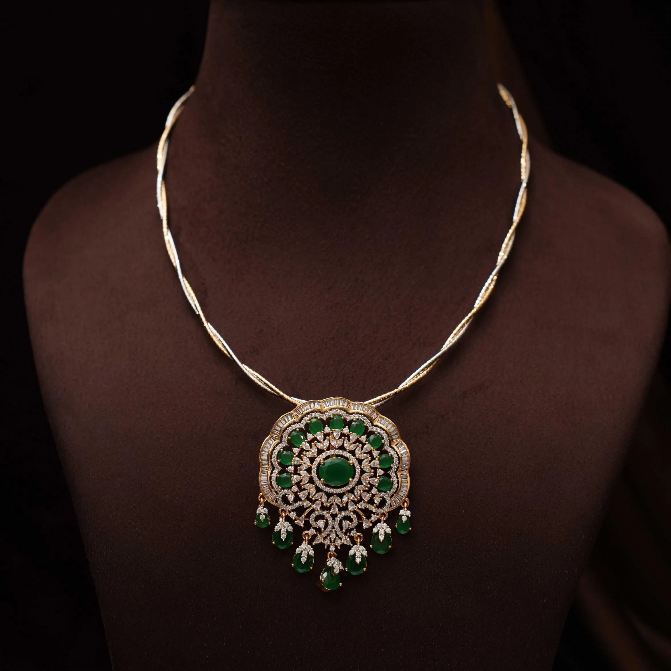 Swra Zircon Necklace