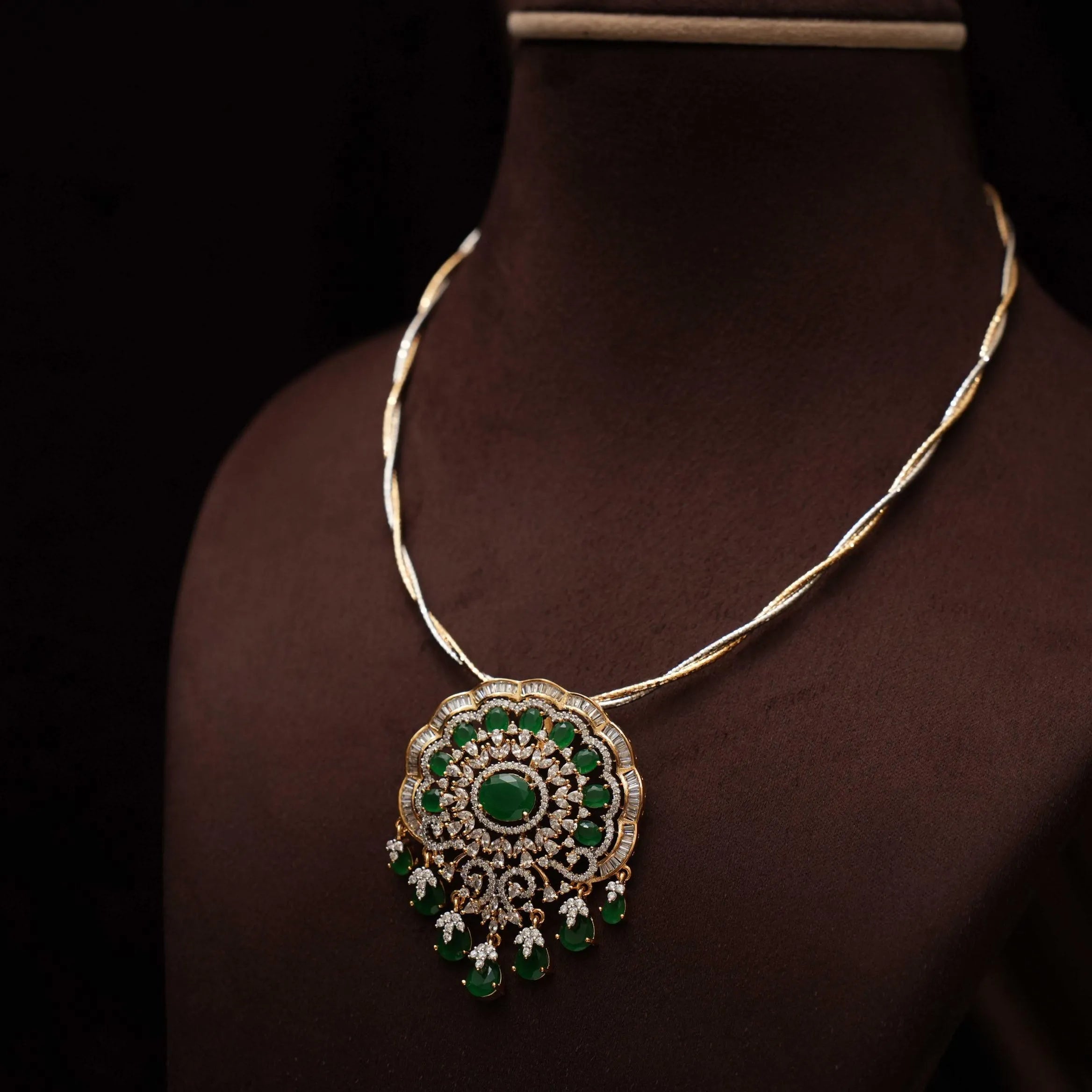 Swra Zircon Necklace