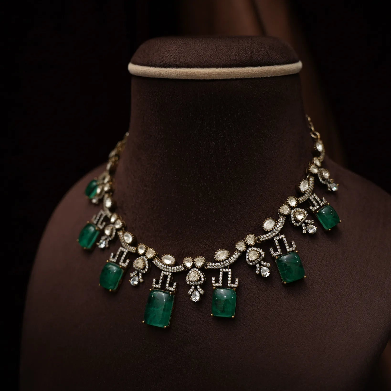 Tanuja Victorian Kundan Necklace