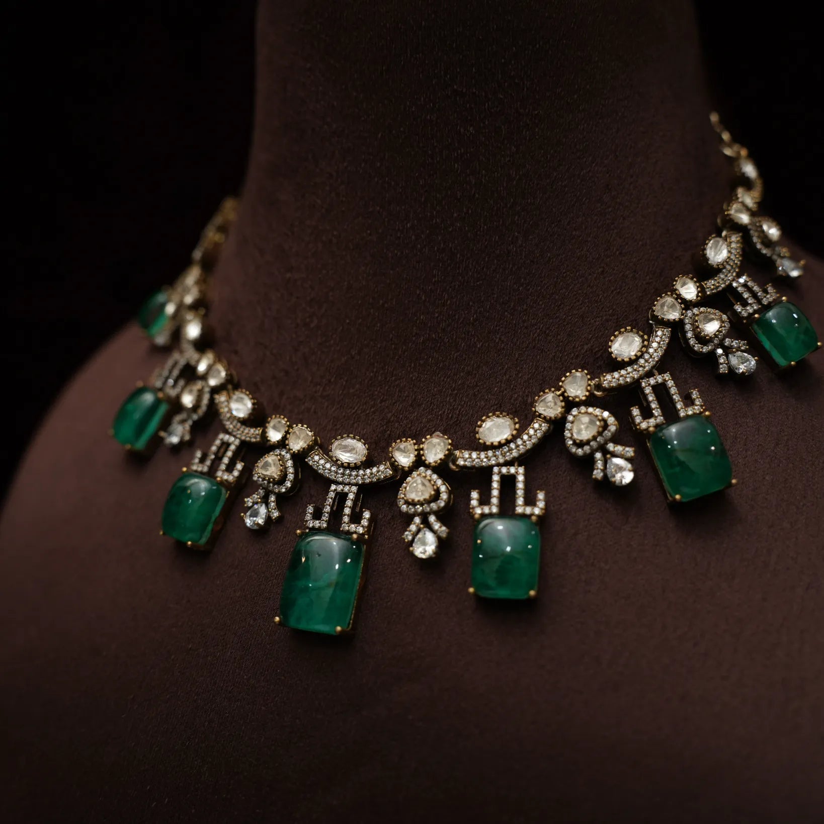 Tanuja Victorian Kundan Necklace