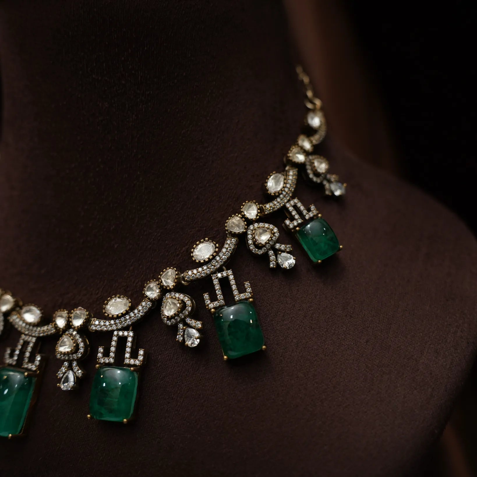 Tanuja Victorian Kundan Necklace