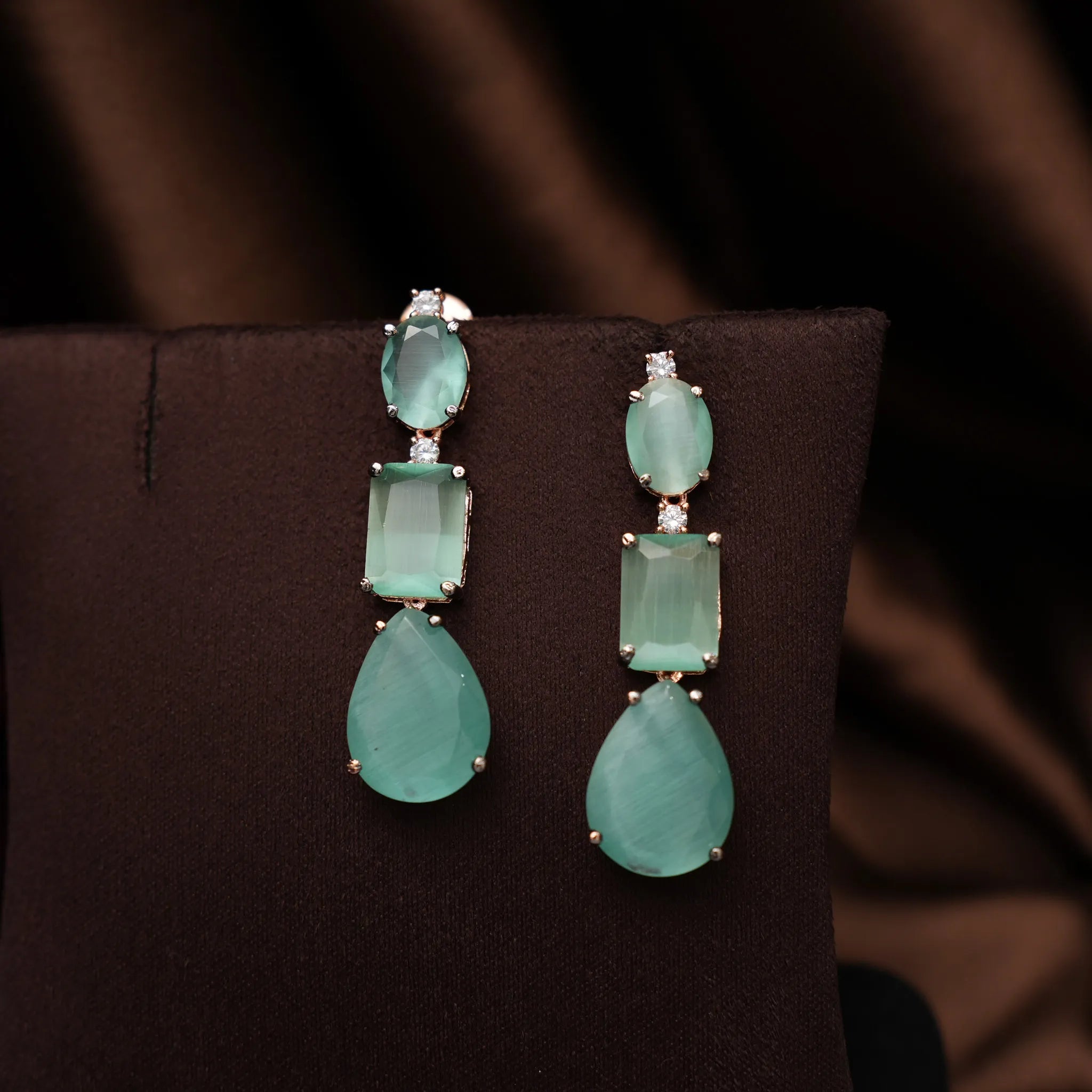 Tatshita Zircon Necklace