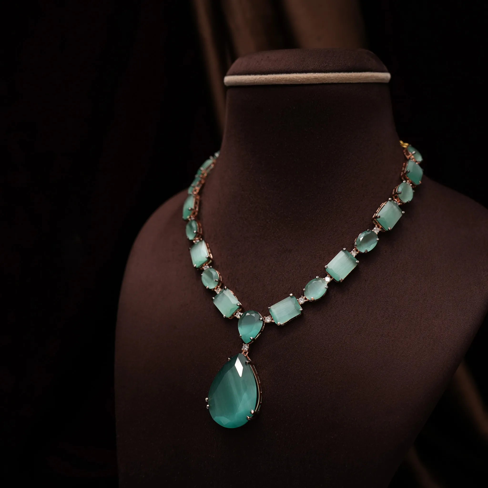 Tatshita Zircon Necklace