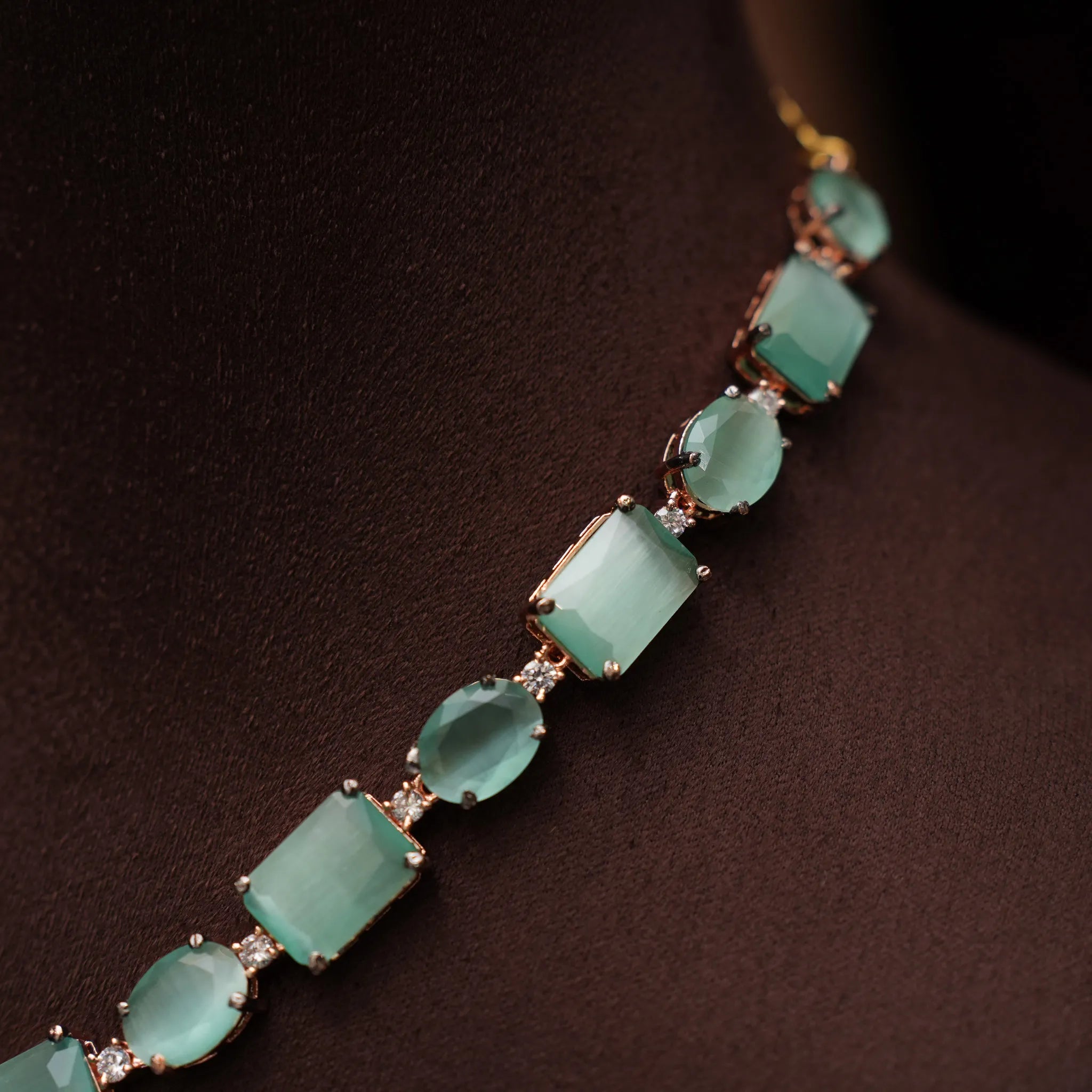 Tatshita Zircon Necklace