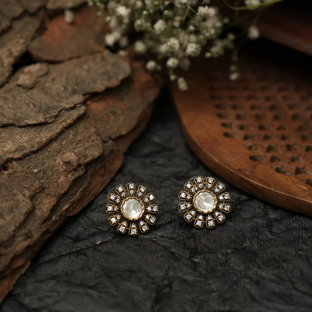 Udvita Victorian Polki Ear Stud
