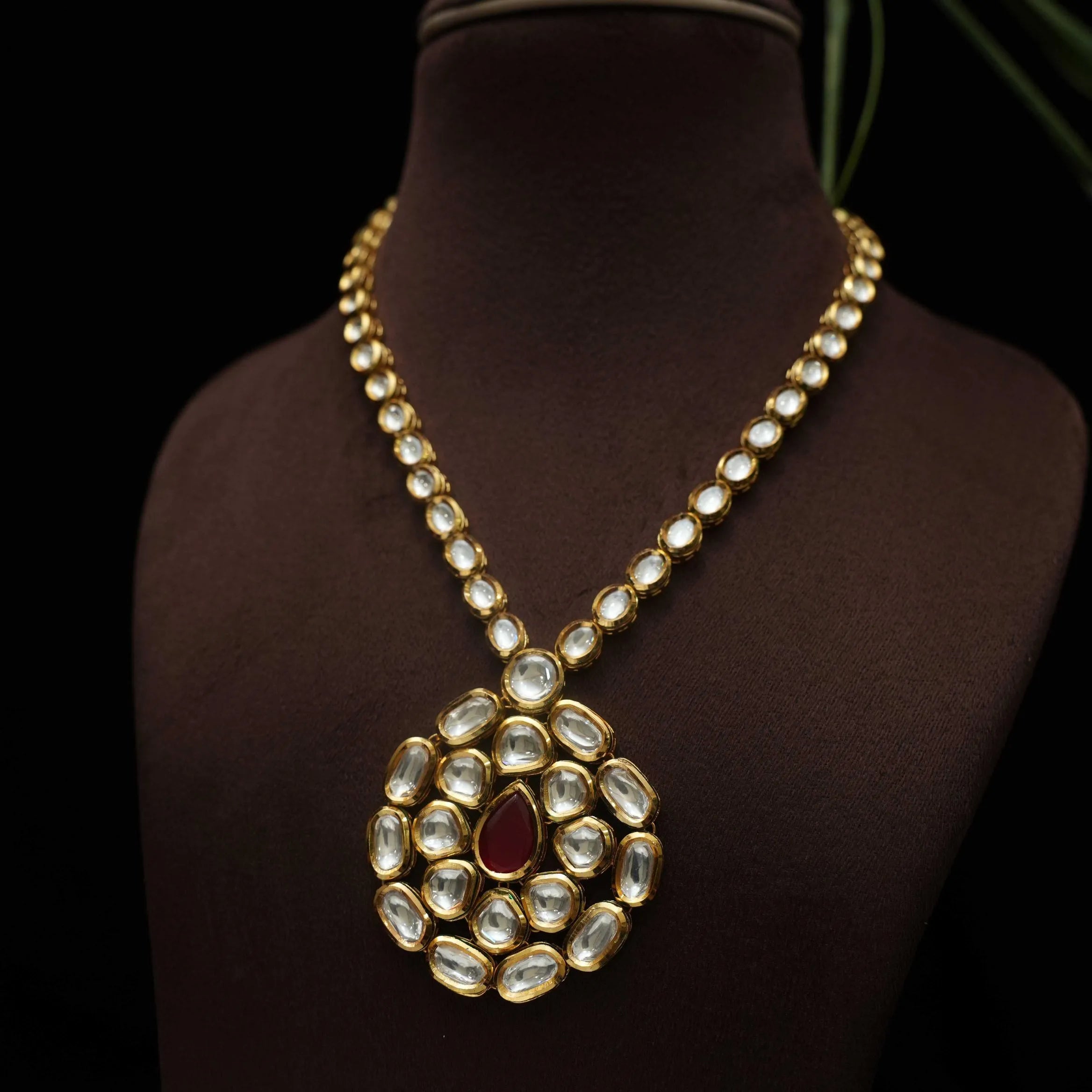 Uma Classic Kundan Necklace