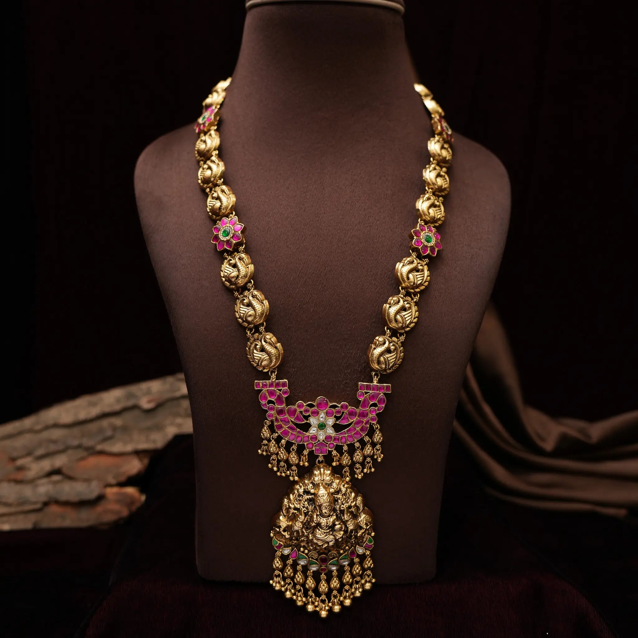 Vagisha Antique Necklace - Golden Ball