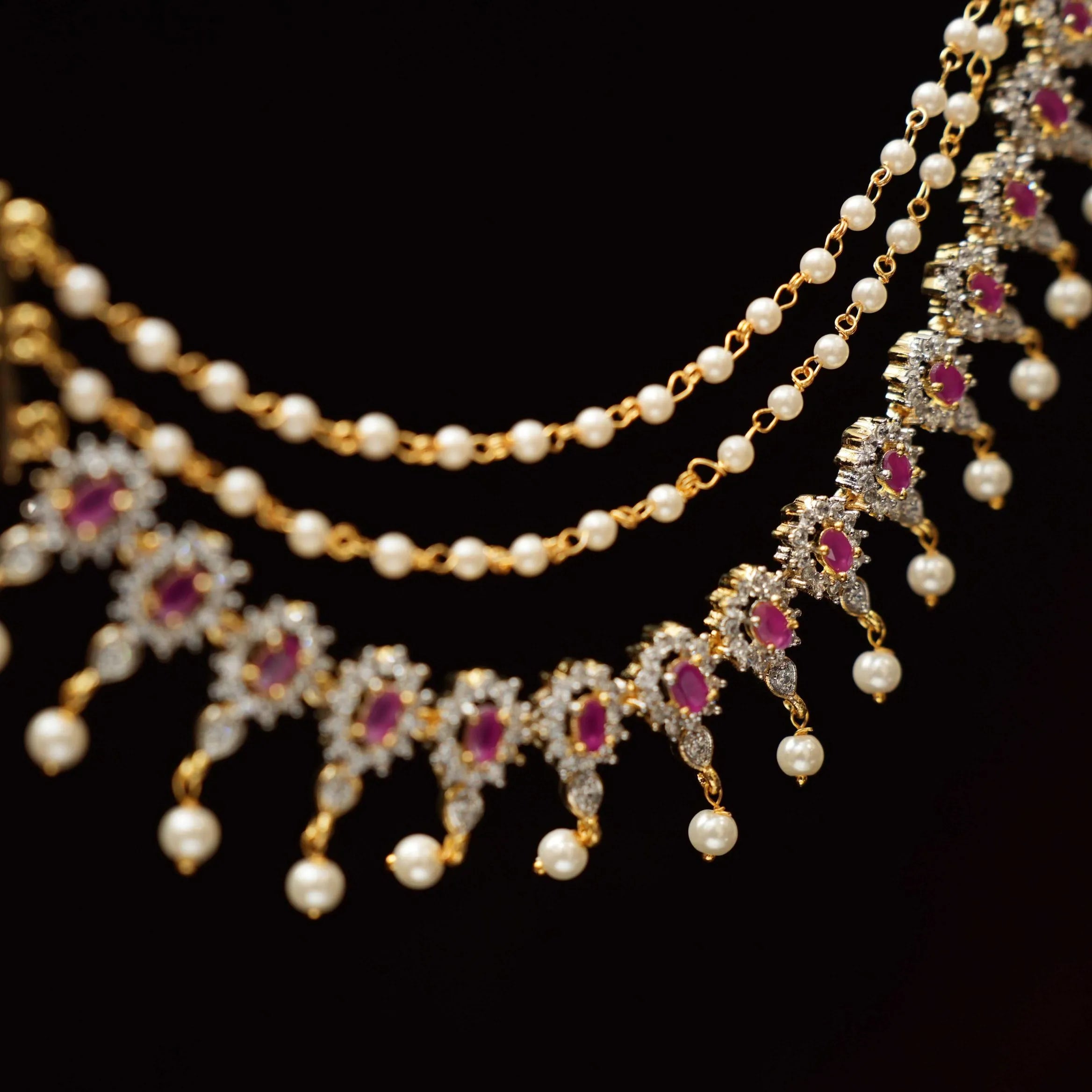 Vagushi Zircon Ear Chain - Reddish Pink