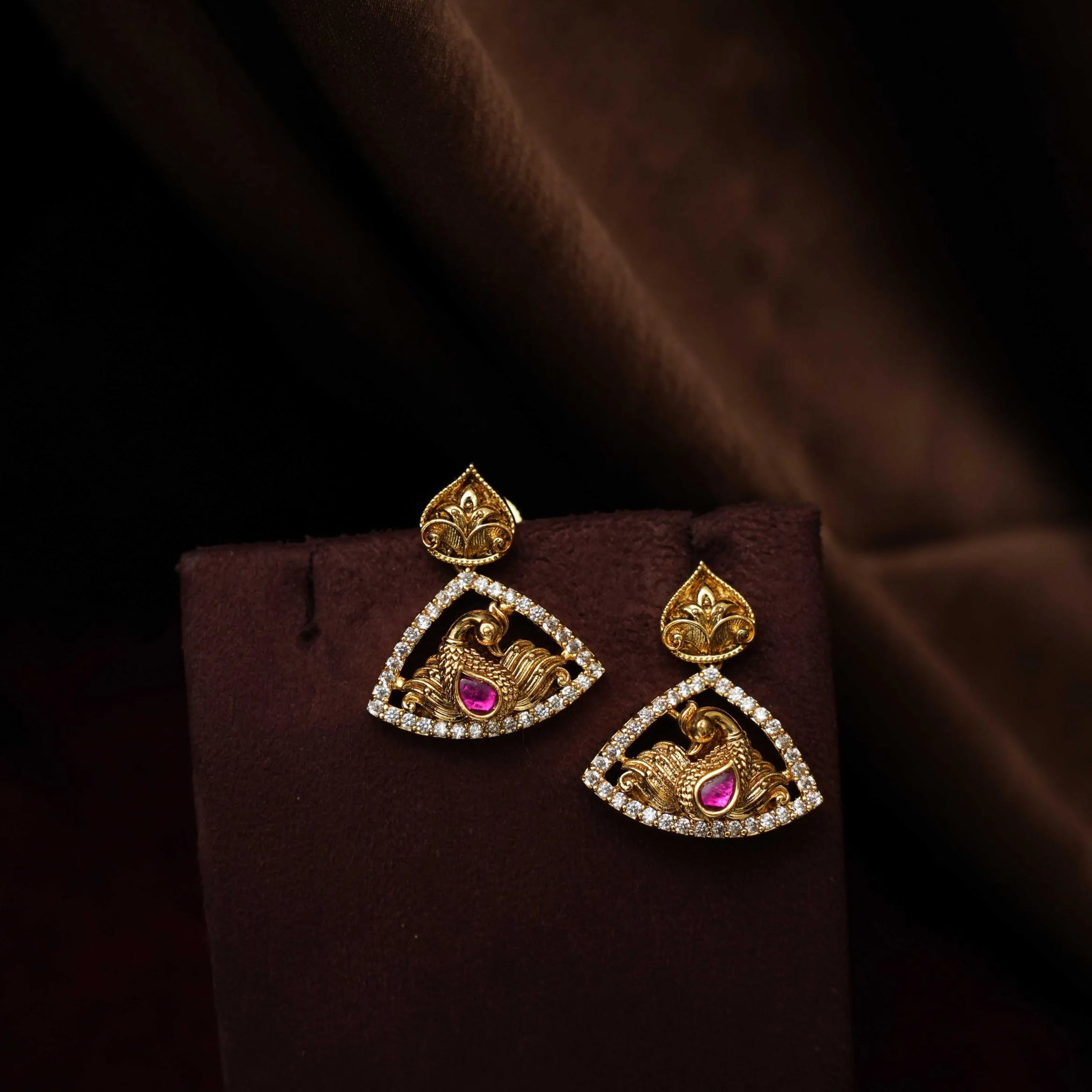 Varidhi Antique Choker