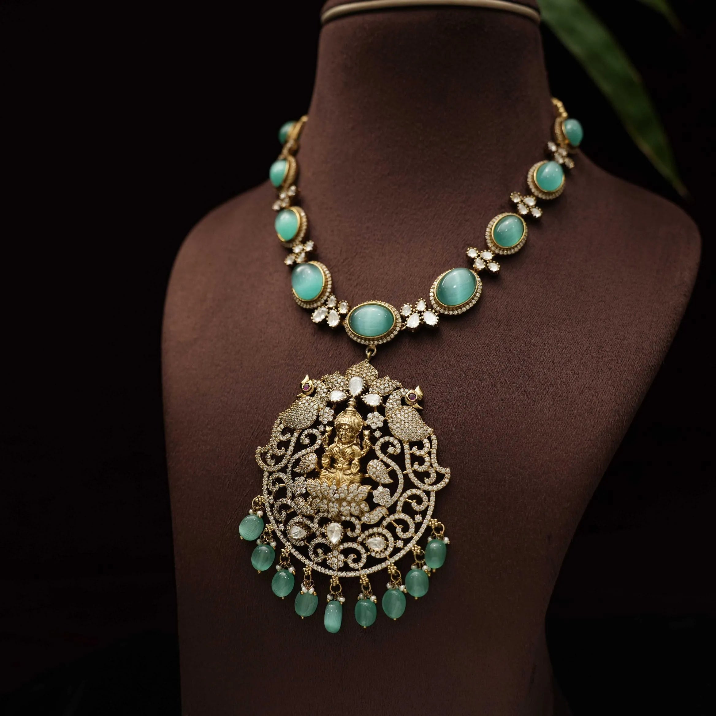 Varuna Zircon Necklace