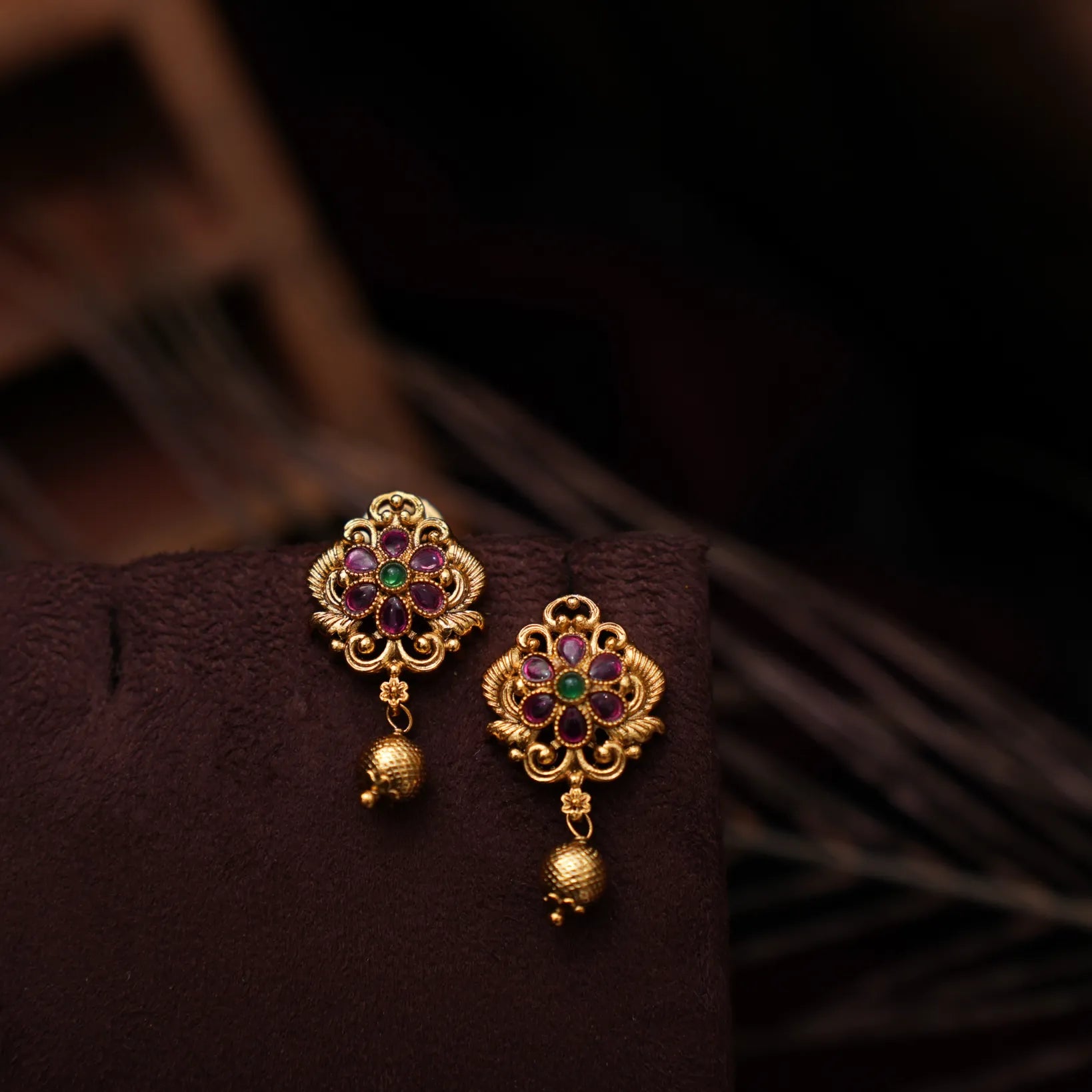 Veena Antique Ear Stud - Red & Green