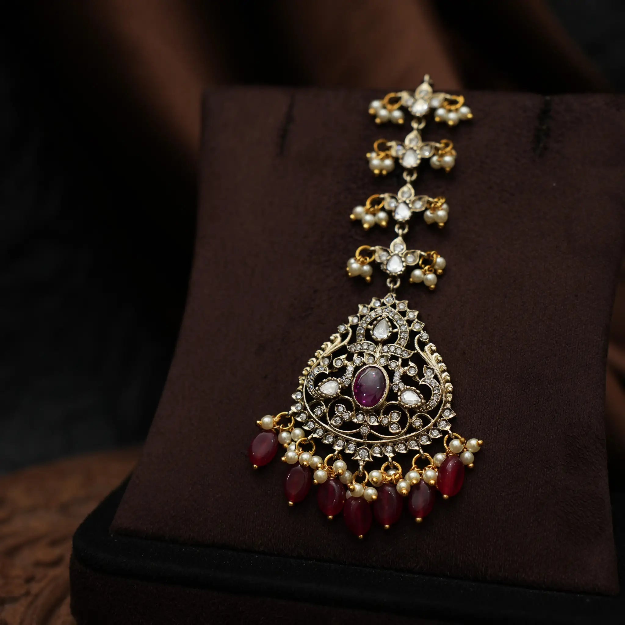 Vihana Victorian Tikka - Red