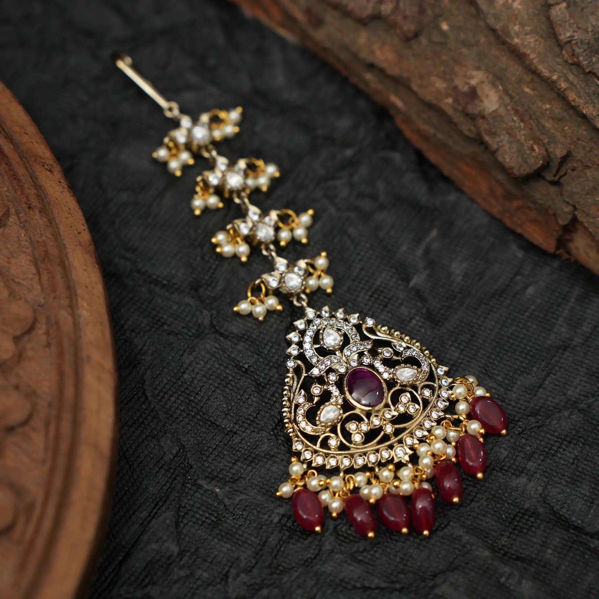 Vihana Victorian Tikka - Red