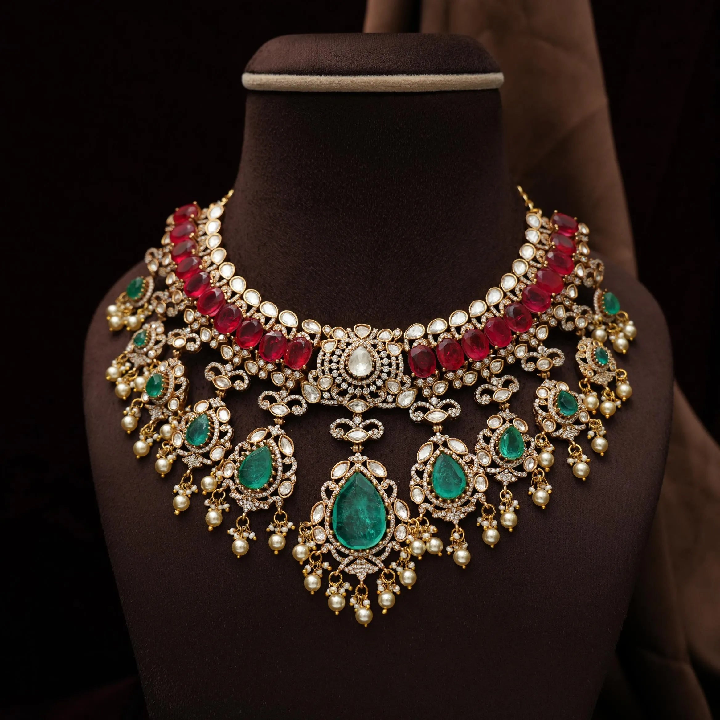 Vihanika Victorian Necklace