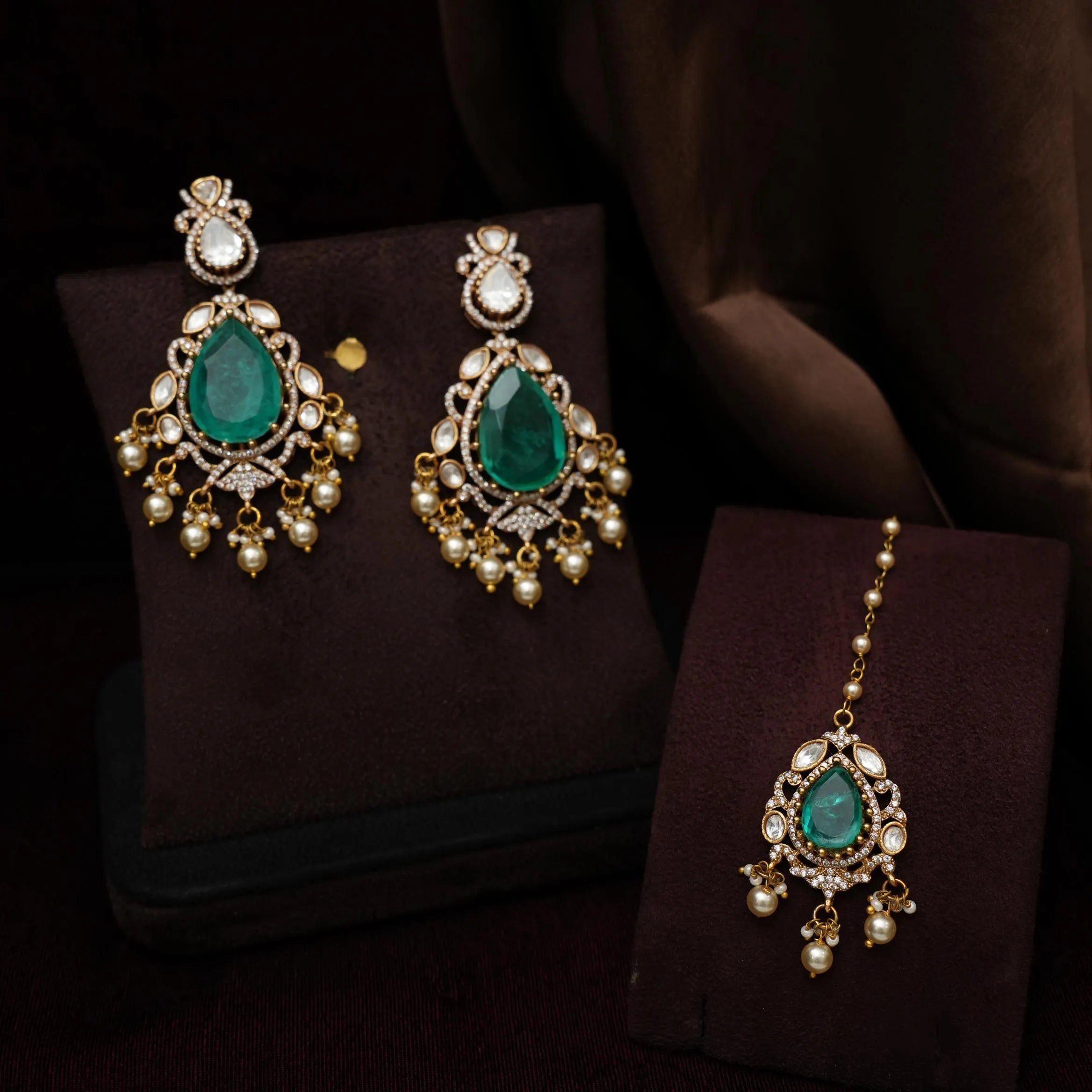 Vihanika Victorian Necklace