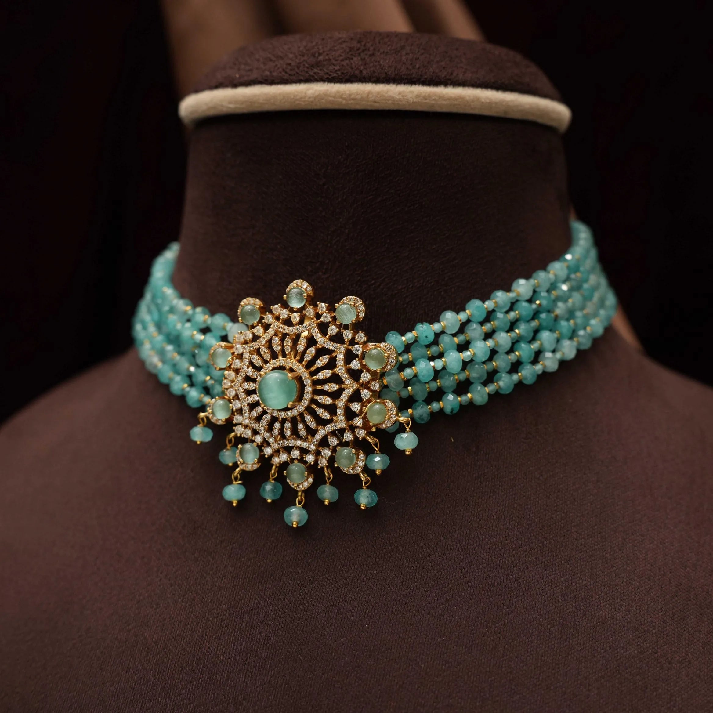 Vihank Beaded Choker