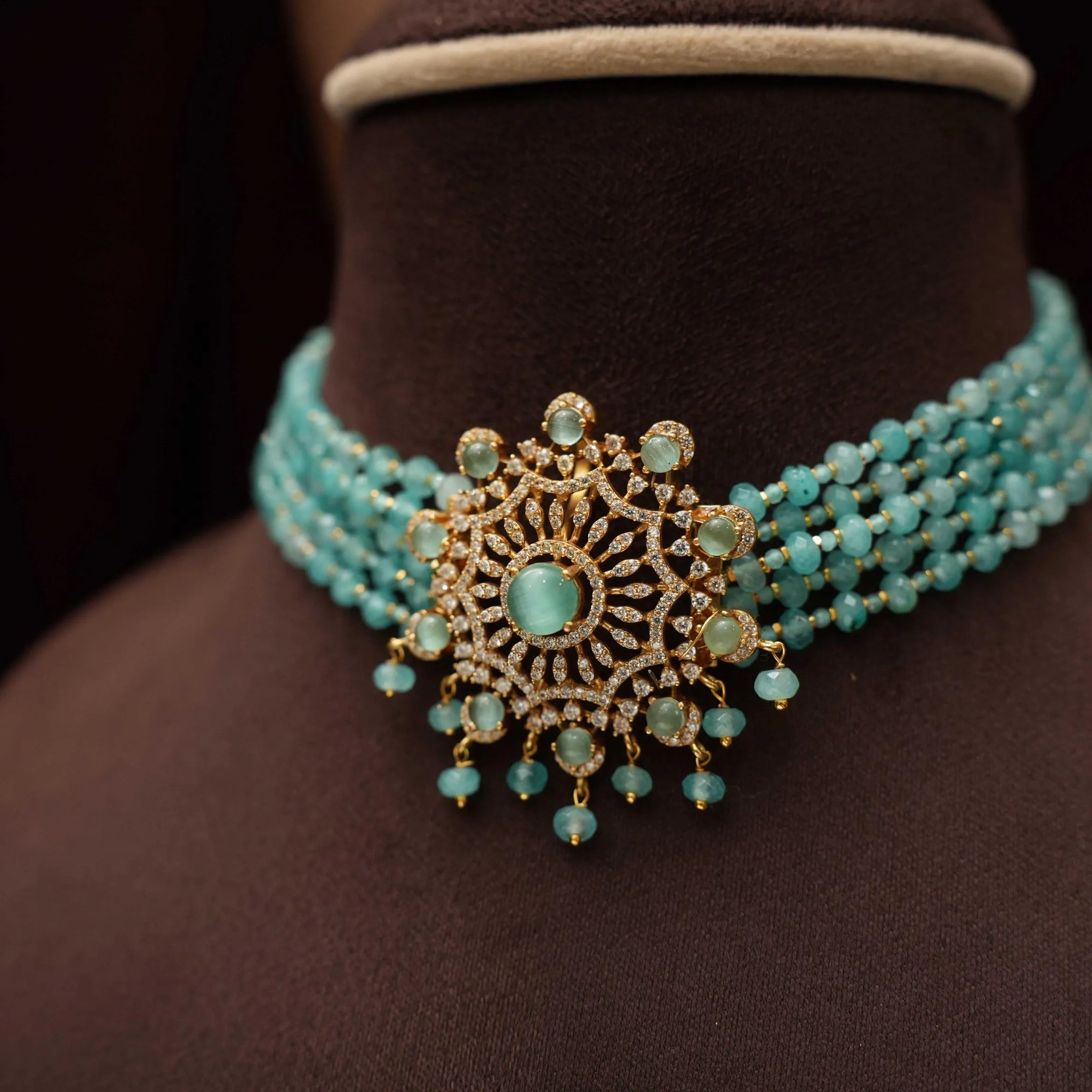 Vihank Beaded Choker