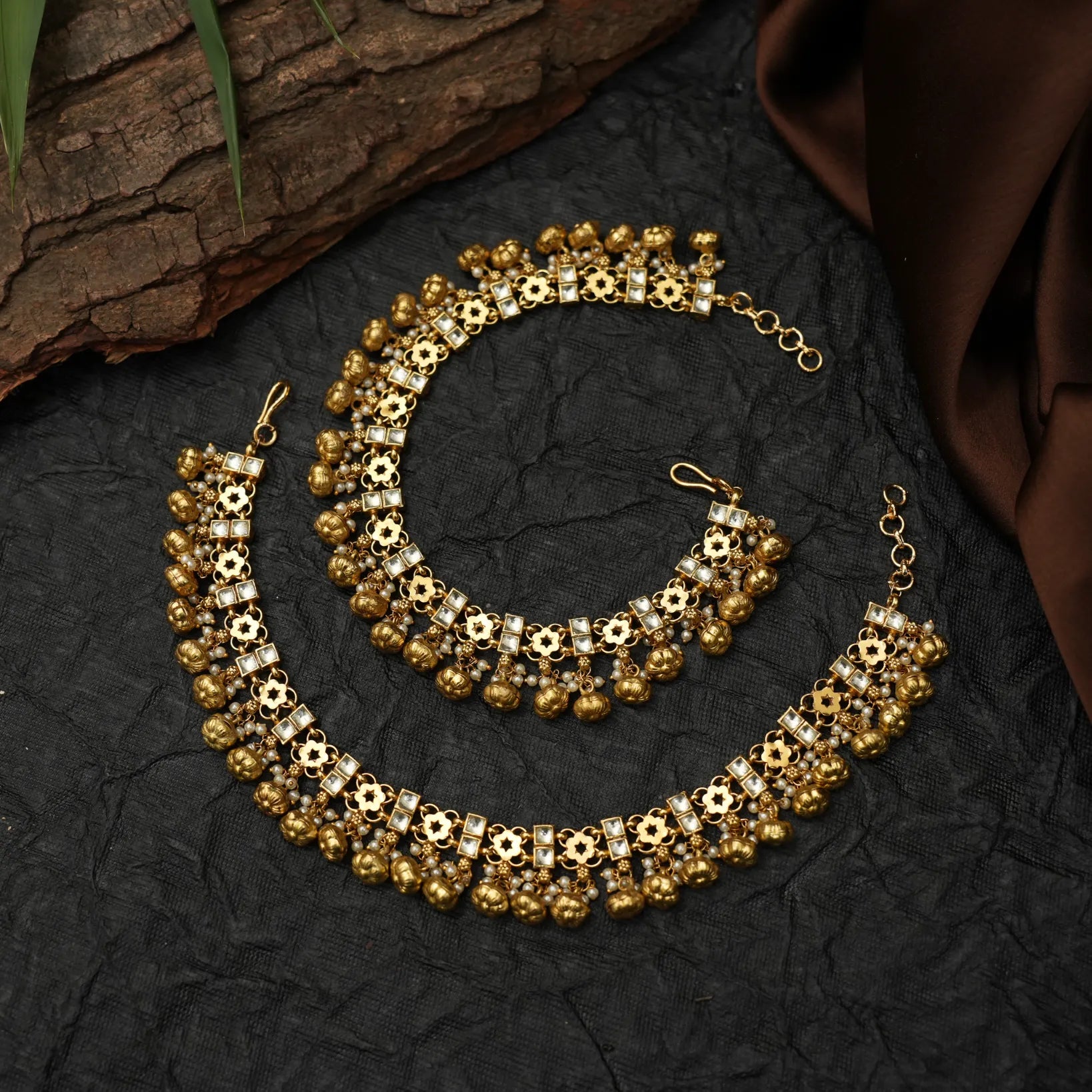 Vishesh Polki Anklets - White