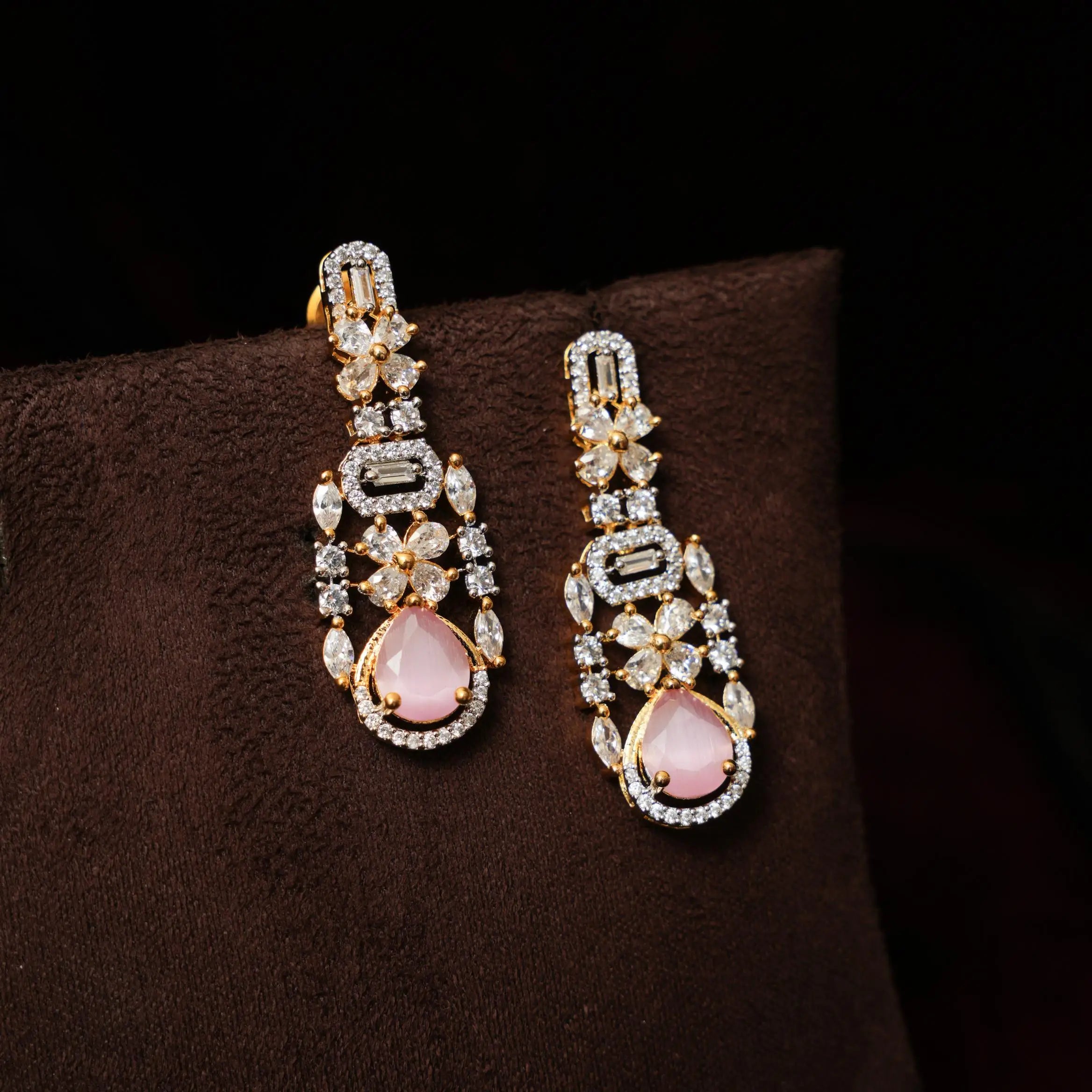 Yashavi Zircon Choker