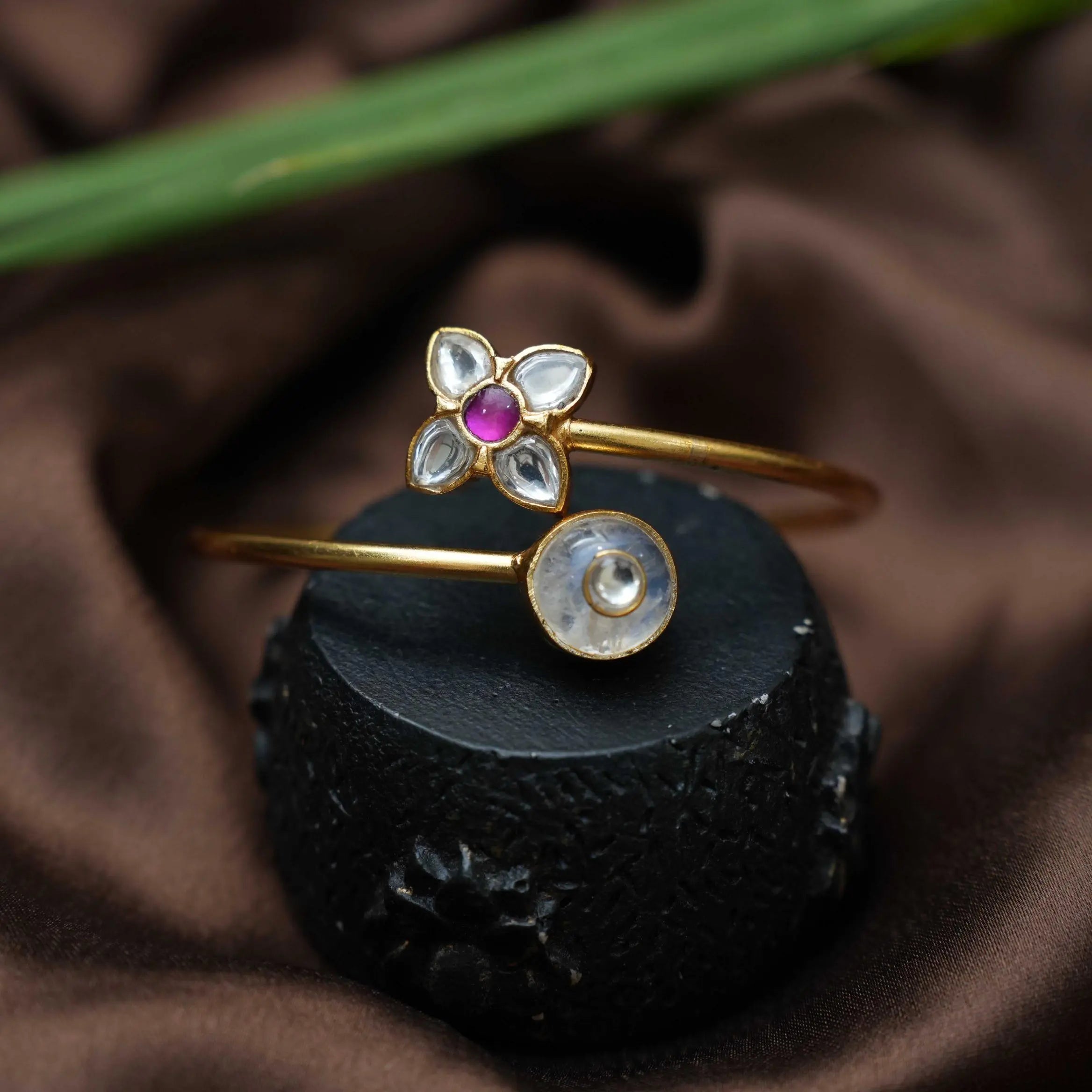 Yashi Silver Kada Bangle