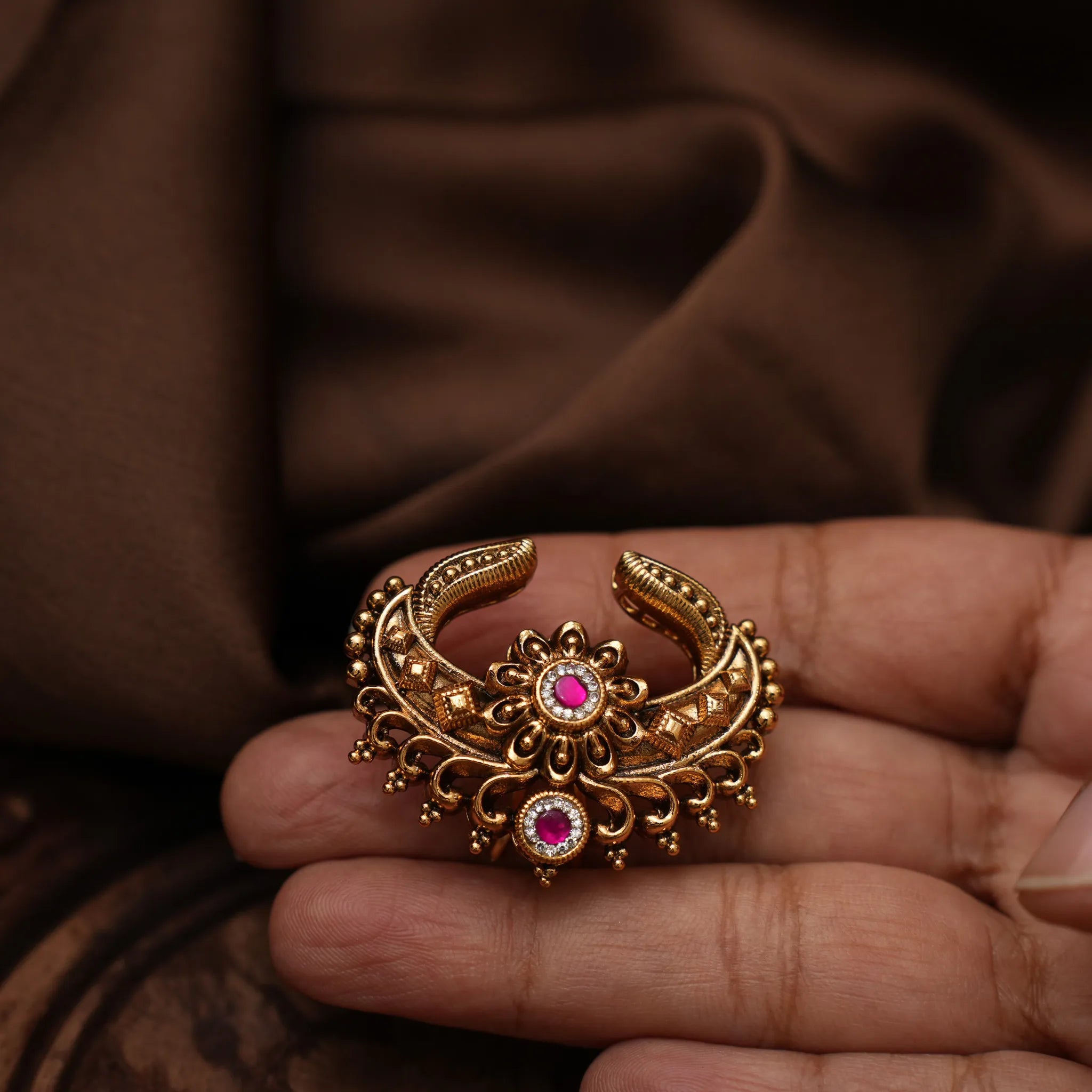 Yashvika Antique Hair Pin / Rakkodi