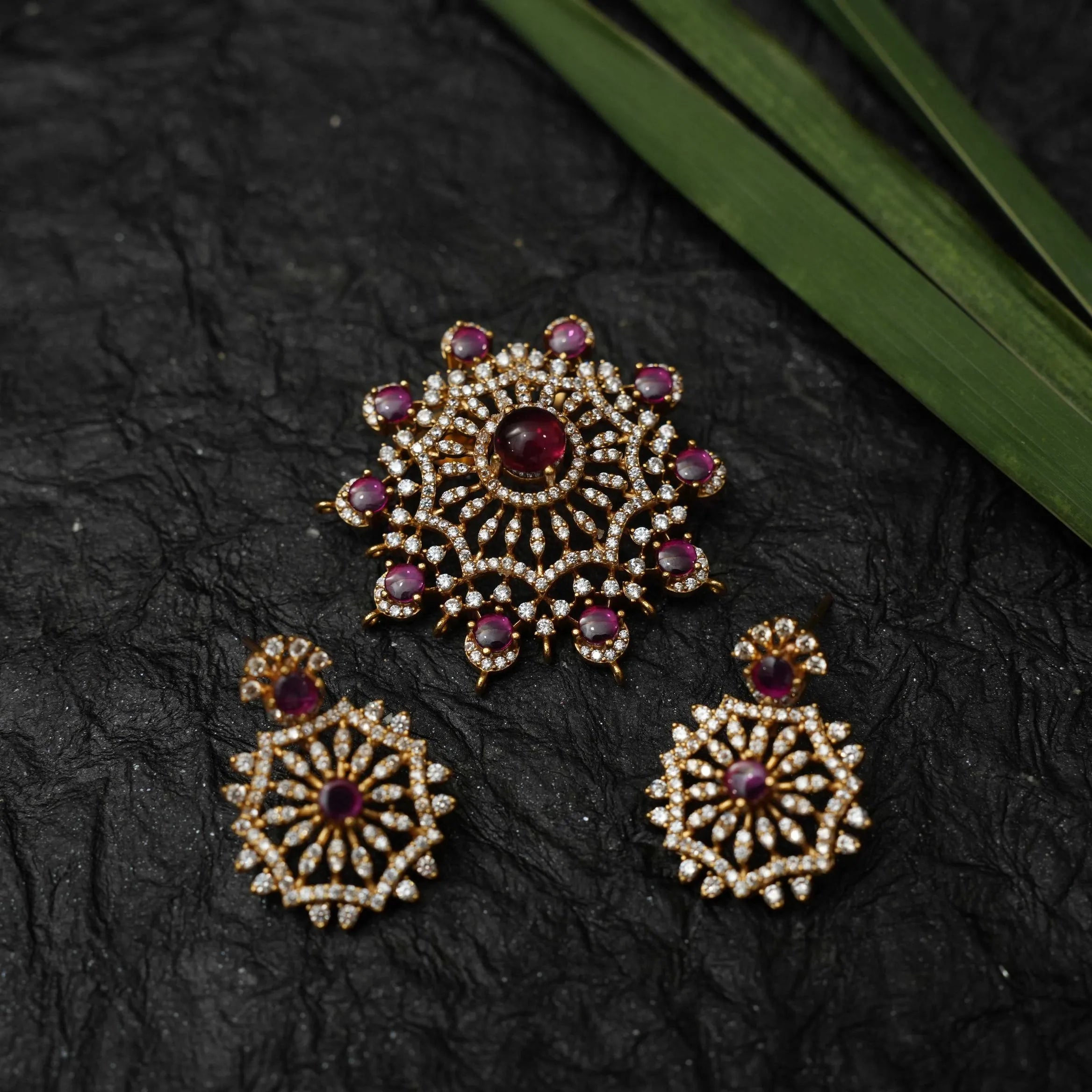 Zendaya Zircon Pendant - Red