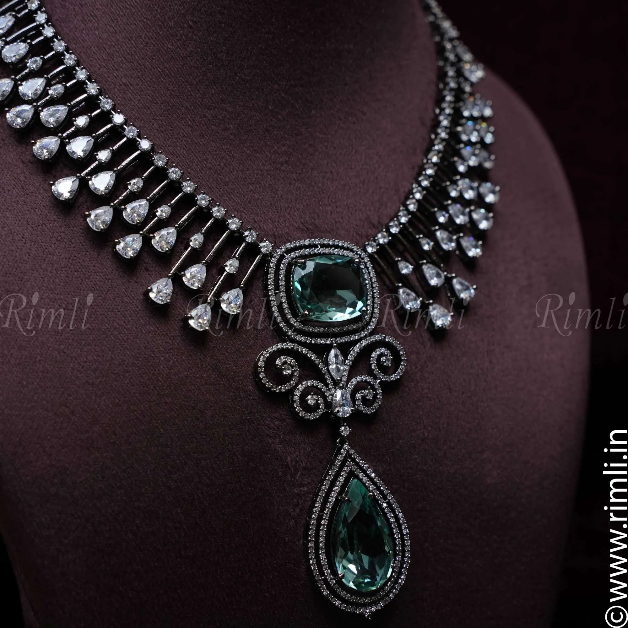 Dharika D'Design Necklace - Pastel Green
