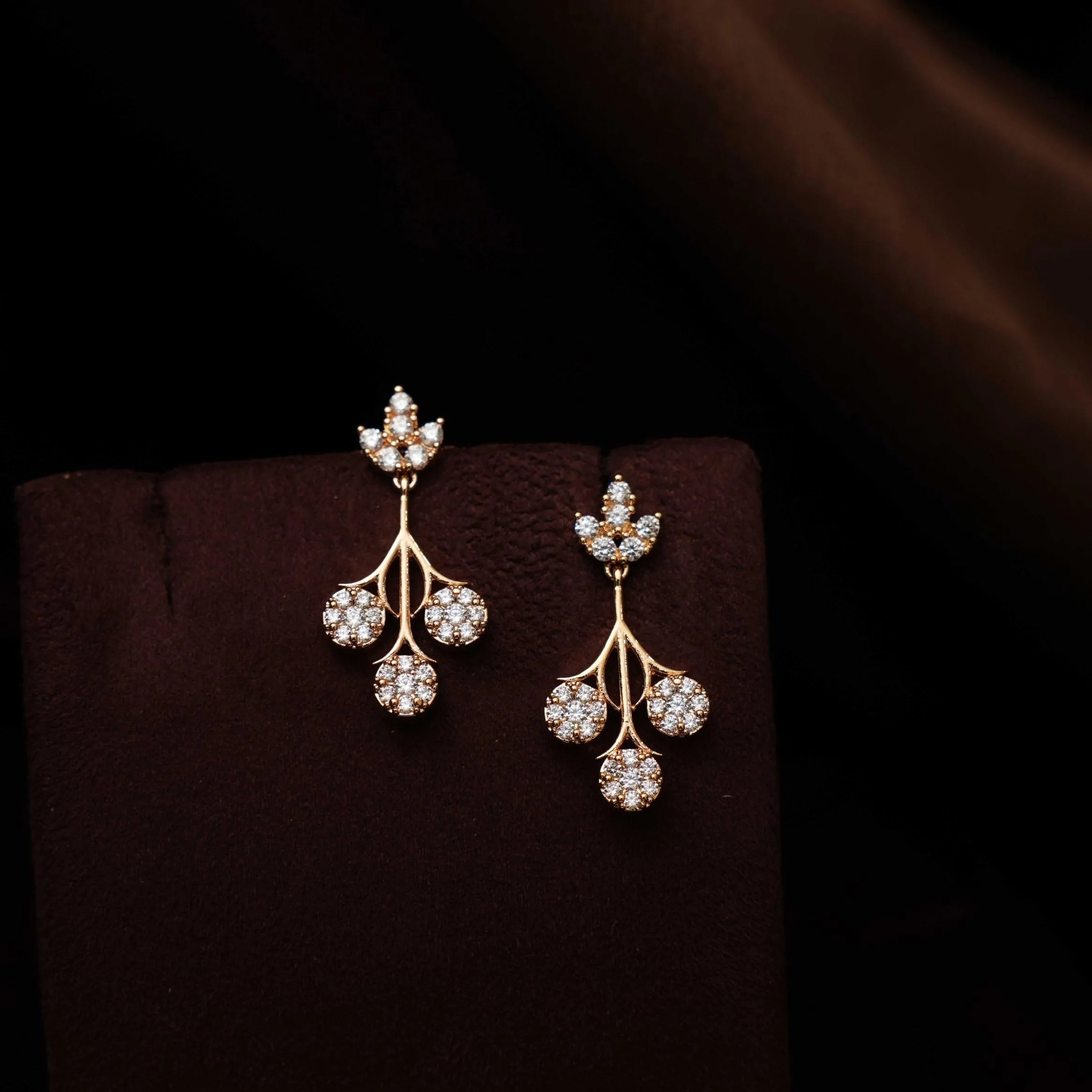 Zunaria Zircon Necklace