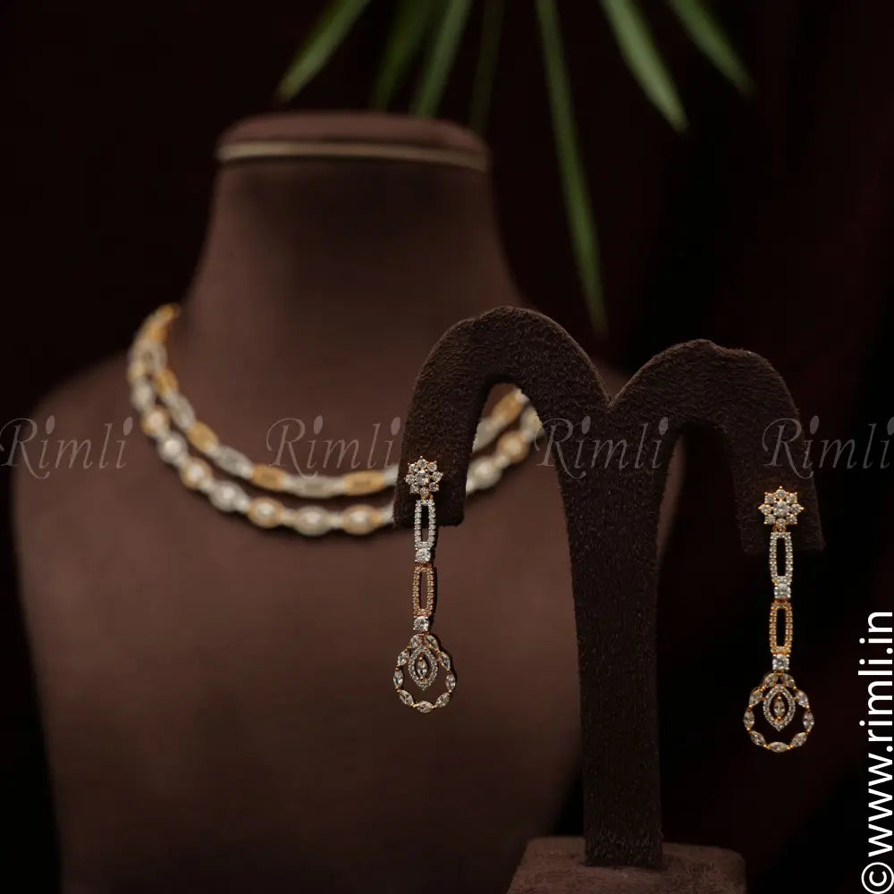 Avisha White Stone Necklace