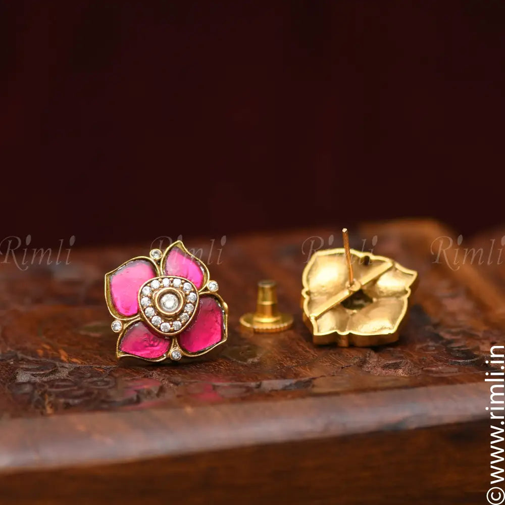 Ragaa Stone Ear Stud - Pink