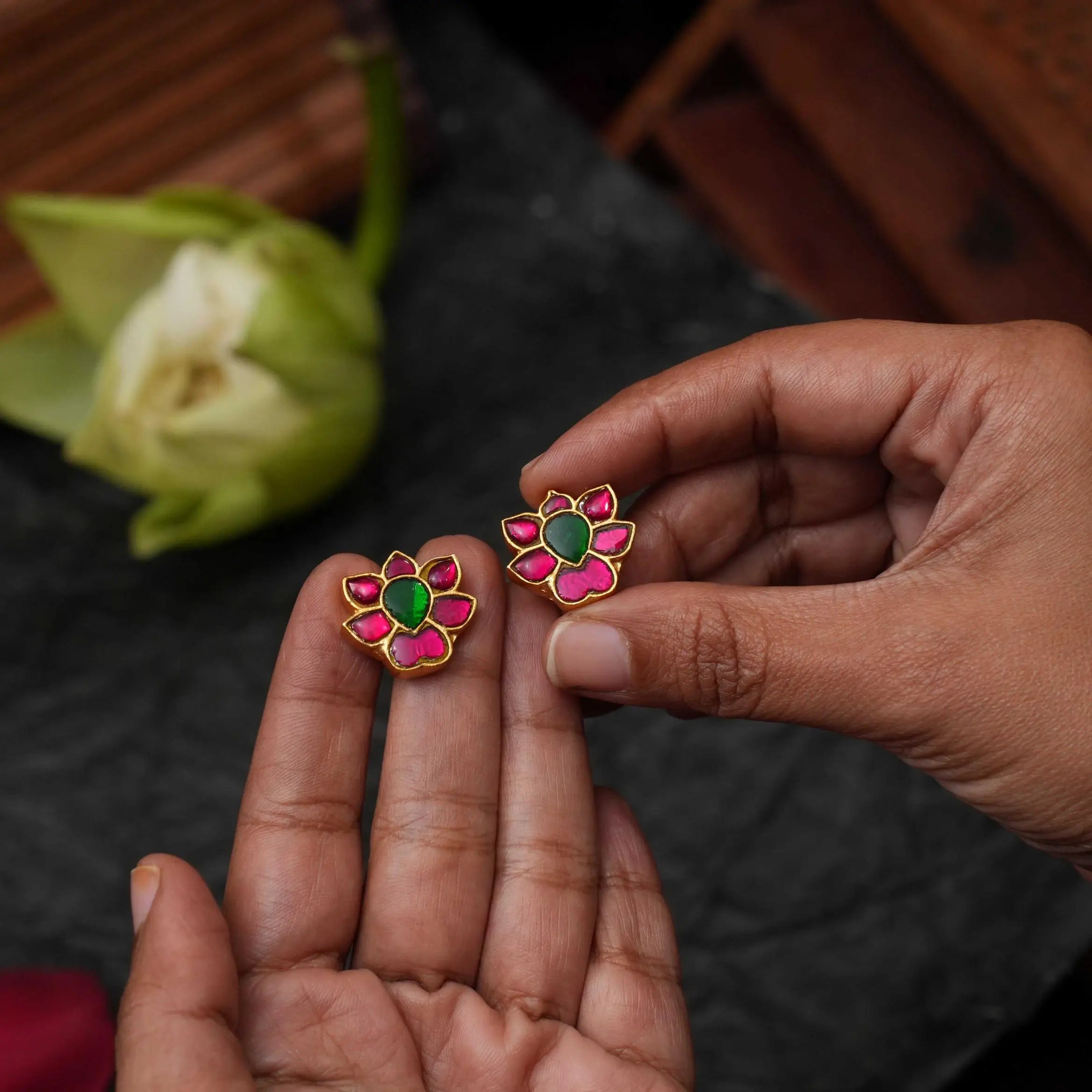 Viha Antiuqe Ear Stud